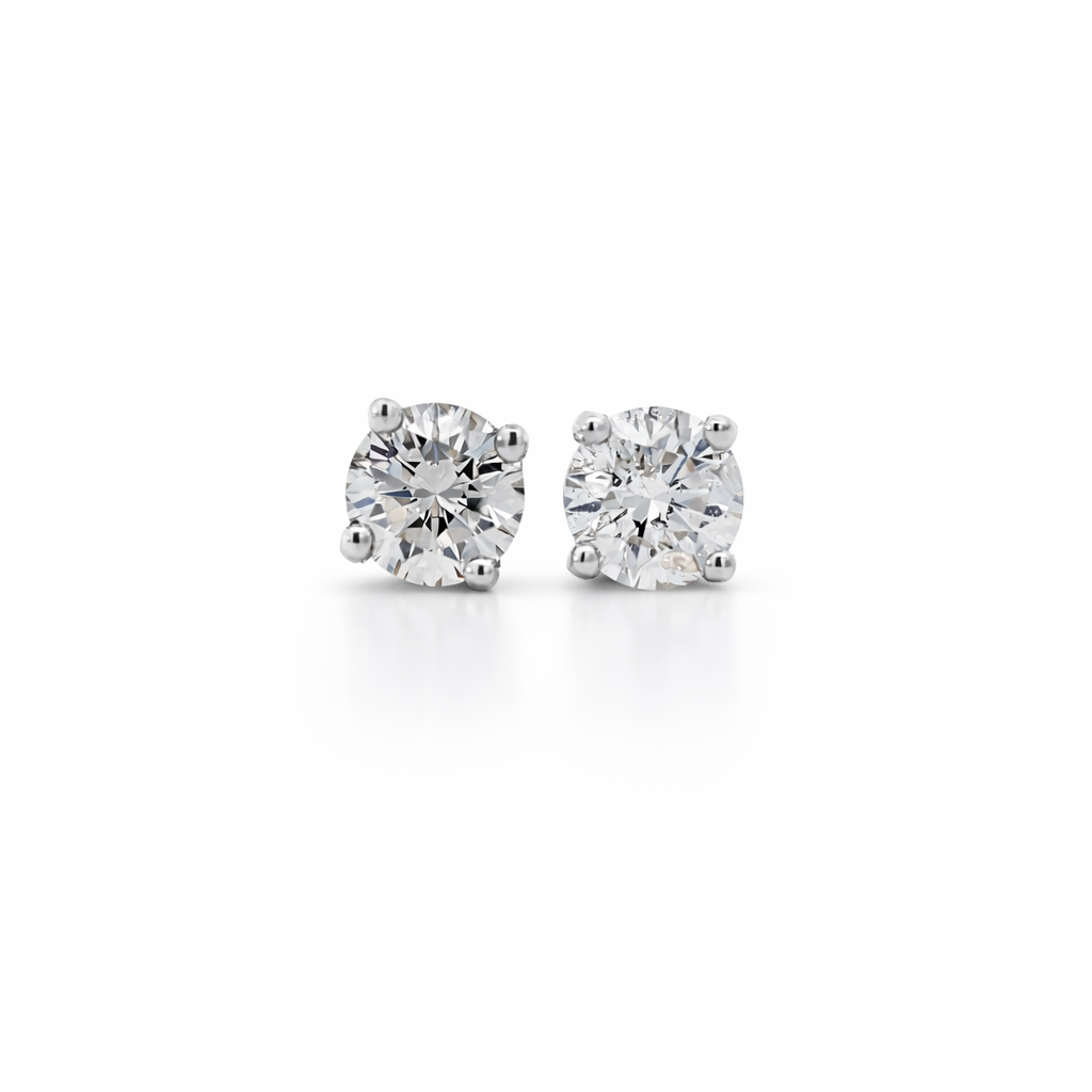 Pendientes de Oro Blanco de 14K con Diamantes de 3mm y 10pt VS1