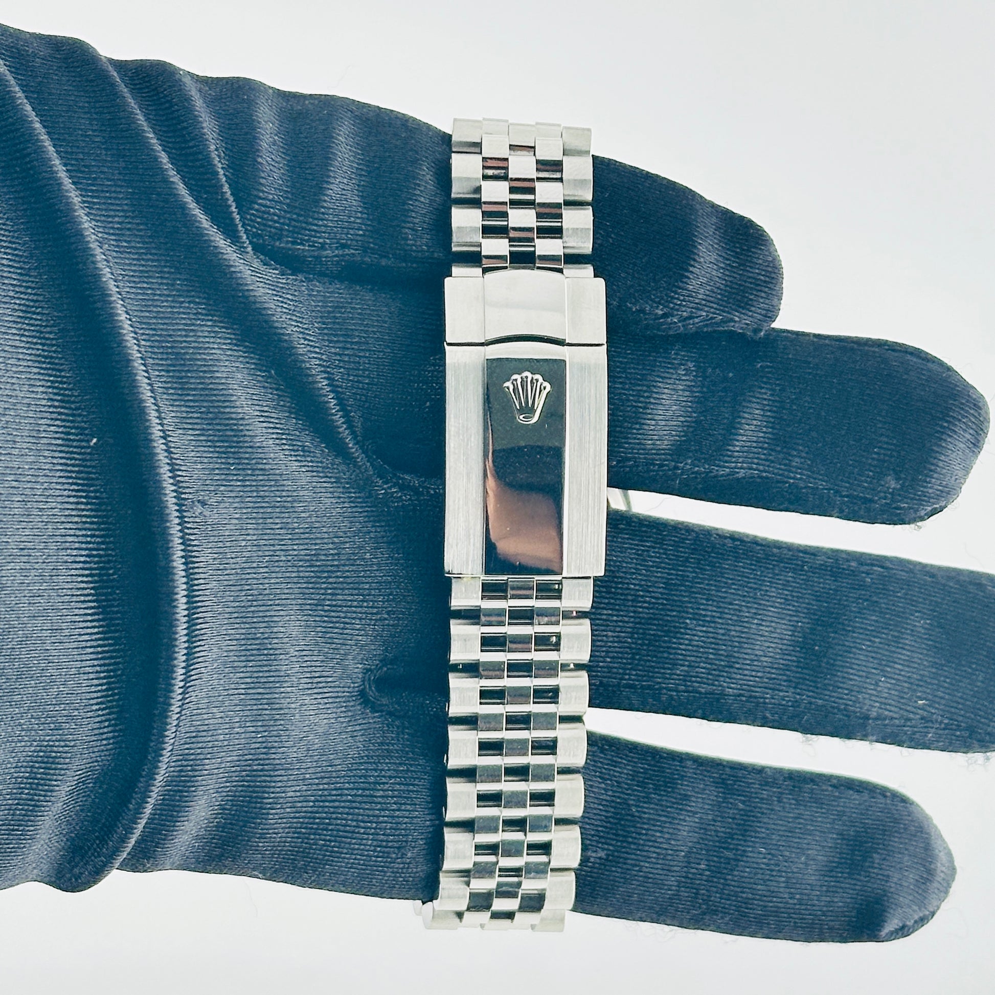 Rolex Datejust 36 Blue Jubilee Diamond Factory Dial on D Link Jubilee Bracelet Ref. 126234 Card 2021 — view 4