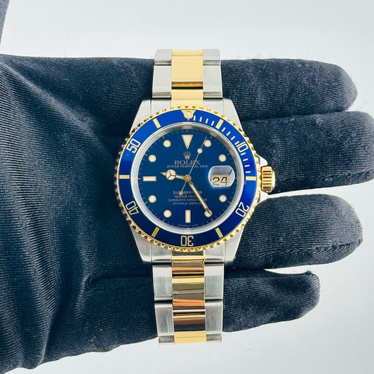 Rolex Submariner Blue Dial on Oyster Ref. 16613 Papers 1993 — view 2