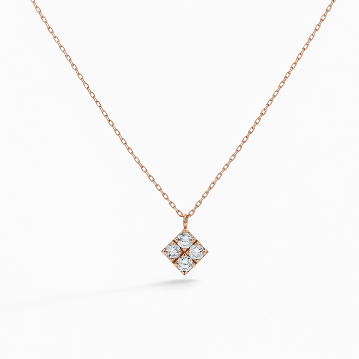 Collar Spade con 0.12ctw de diamante y 0.77g