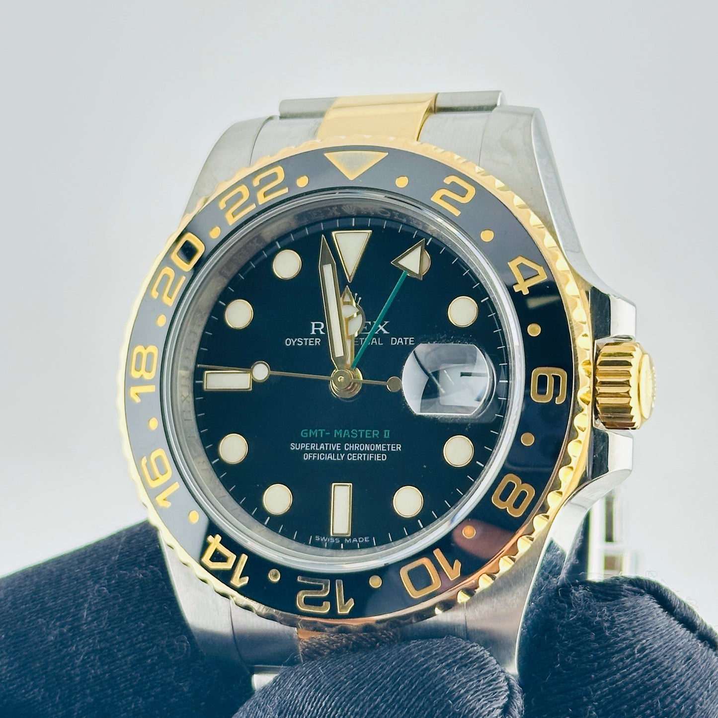Rolex GMT-Master II Black Dial on Oyster Ref. 116713LN Card 2014 — view 3