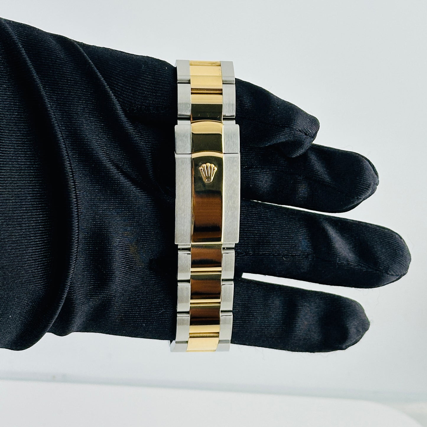 Rolex SkyDweller White Dial on Oyster Ref. 326933 Card 2021 — view 4