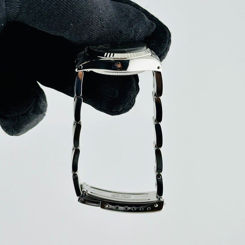 Rolex Oyster Perpetual Date Silver Dial on Oyster Ref 6917