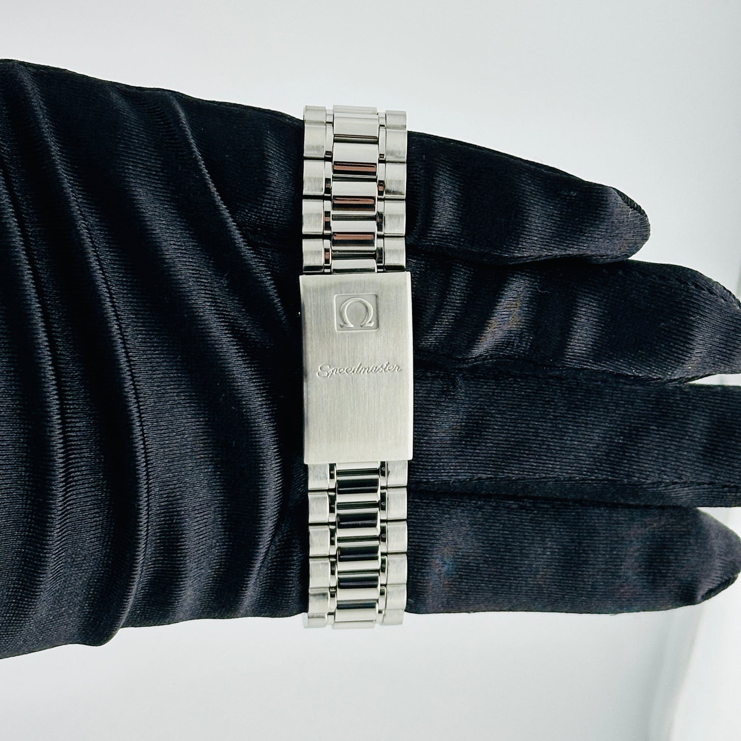 Omega Speedmaster Red Red Arabic Dial on Stainless Steel Bracelet Ref. 3510.61 Card Open Date — view 4