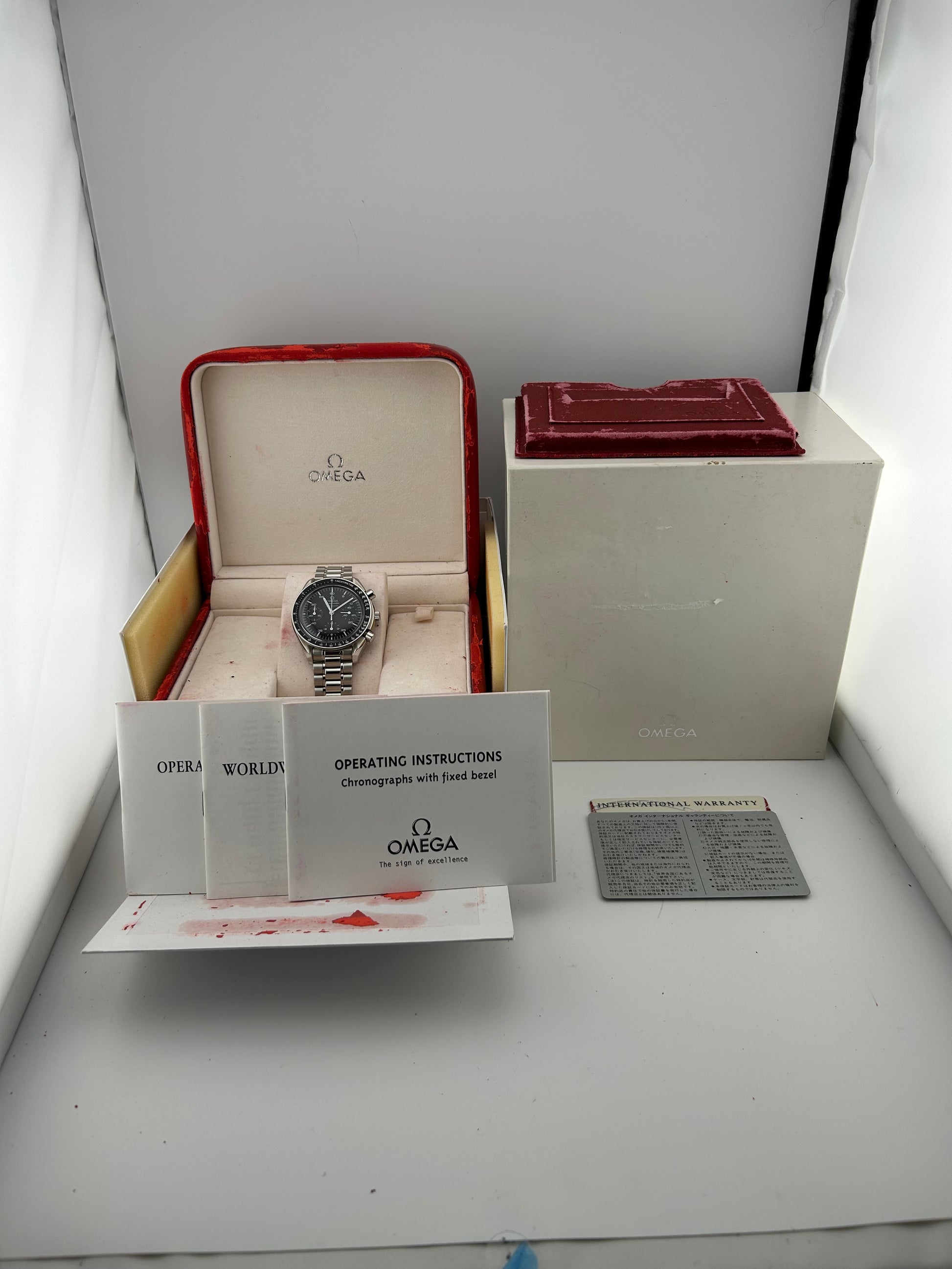 Omega Speedmaster Reduced Black Index Dial on Stainless Steel Bracelet Ref. 3510.50 Complete 2016 — view 7