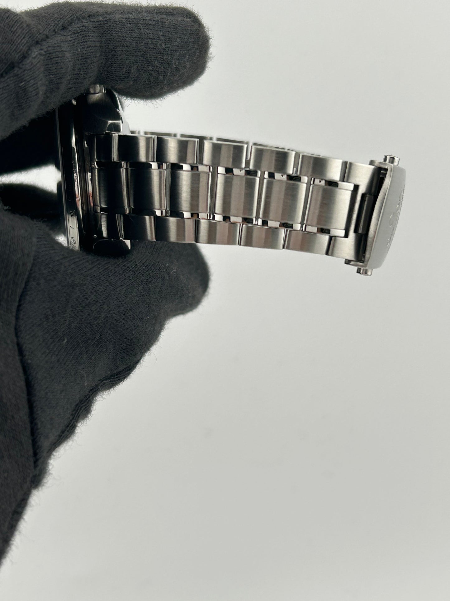Omega Speedmaster Date Silver Dial on Stainless Steel Bracelet Ref. 3211.30.00 Card 2012 — view 5