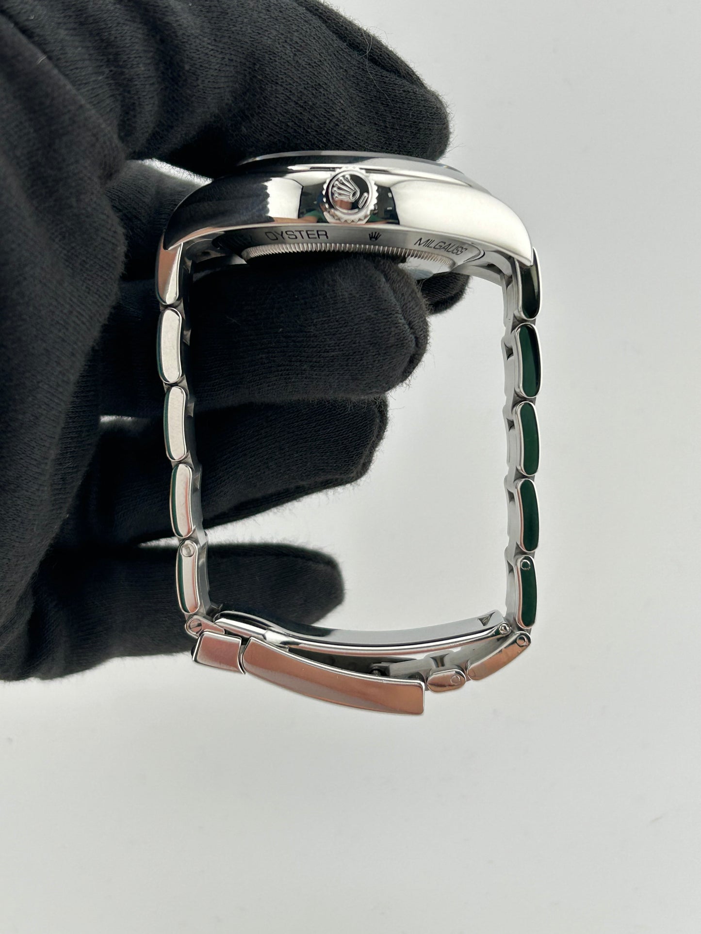 Rolex Milgauss Black Index Dial on Oyster Steel Bracelet Ref. M116400 Card 2022 — view 5