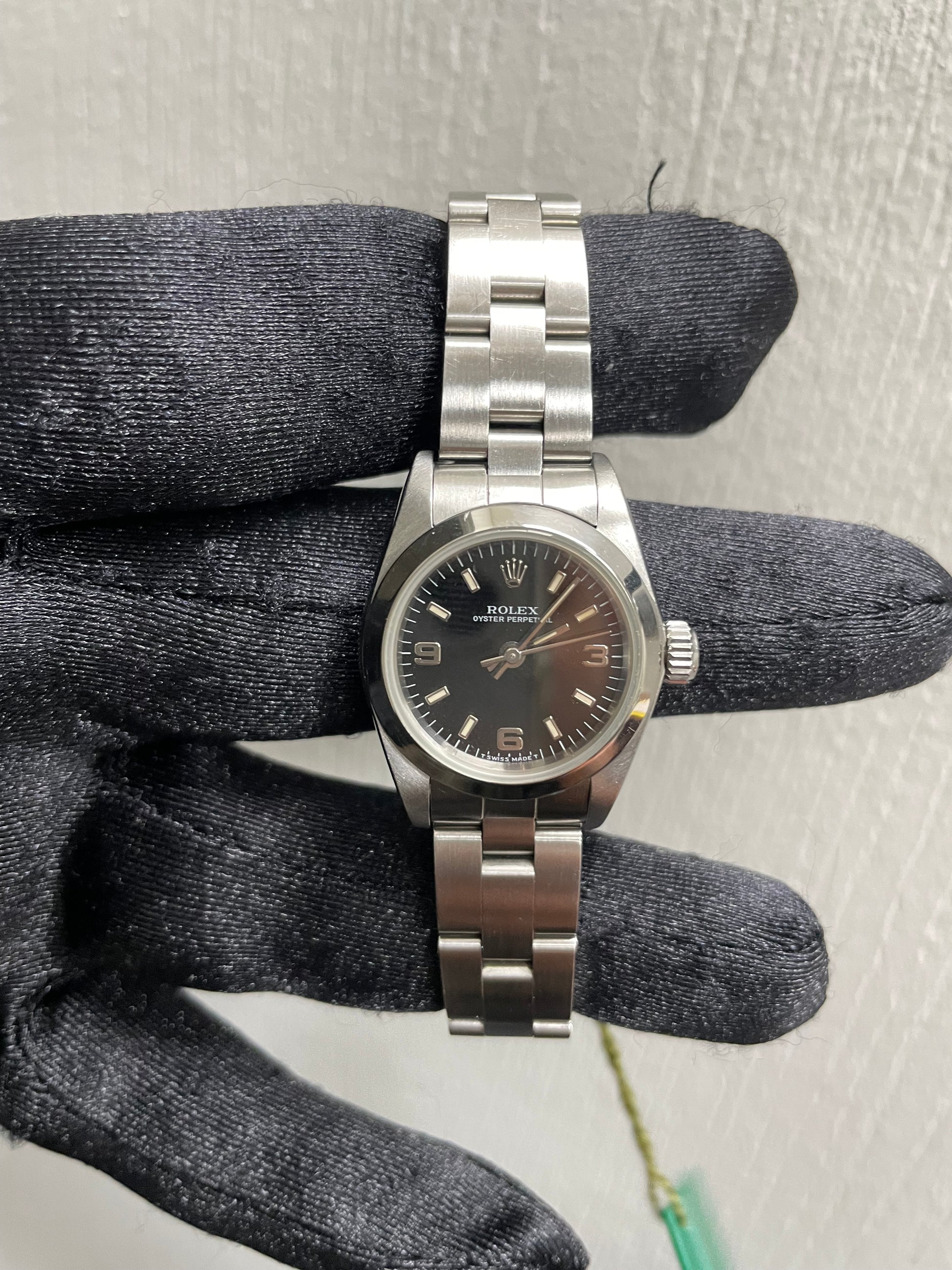 Rolex Oyster Perpetual Black Dial on Oyster Ref. 67180 Papers 1995 — view 2