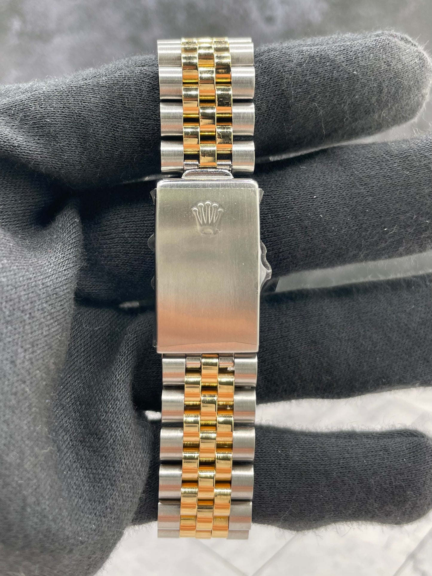 Rolex Datejust White Roman Dial on Jubilee Ref. 16233 1994 — view 4