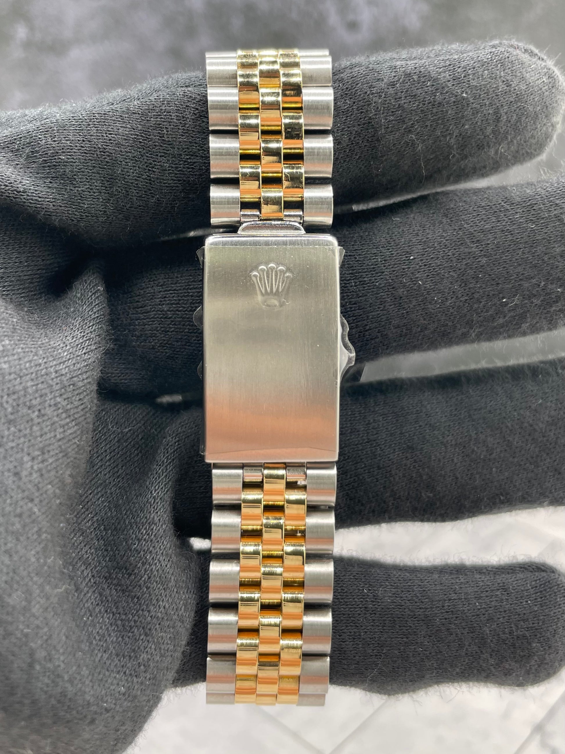 Rolex Datejust White Roman Dial on Jubilee Ref. 16233 1994 — view 4