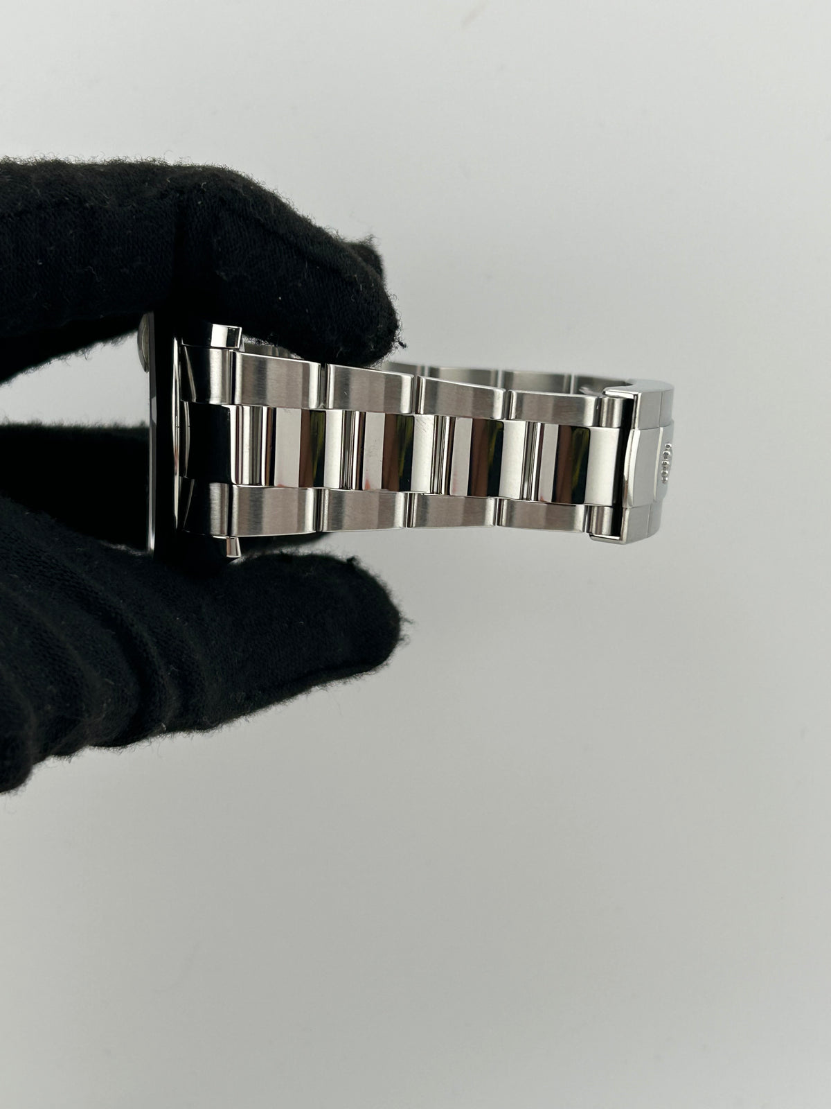 Rolex Datejust 41 Black Index Dial on Oyster Steel Bracelet Ref. 126300 Card 2020 — view 5