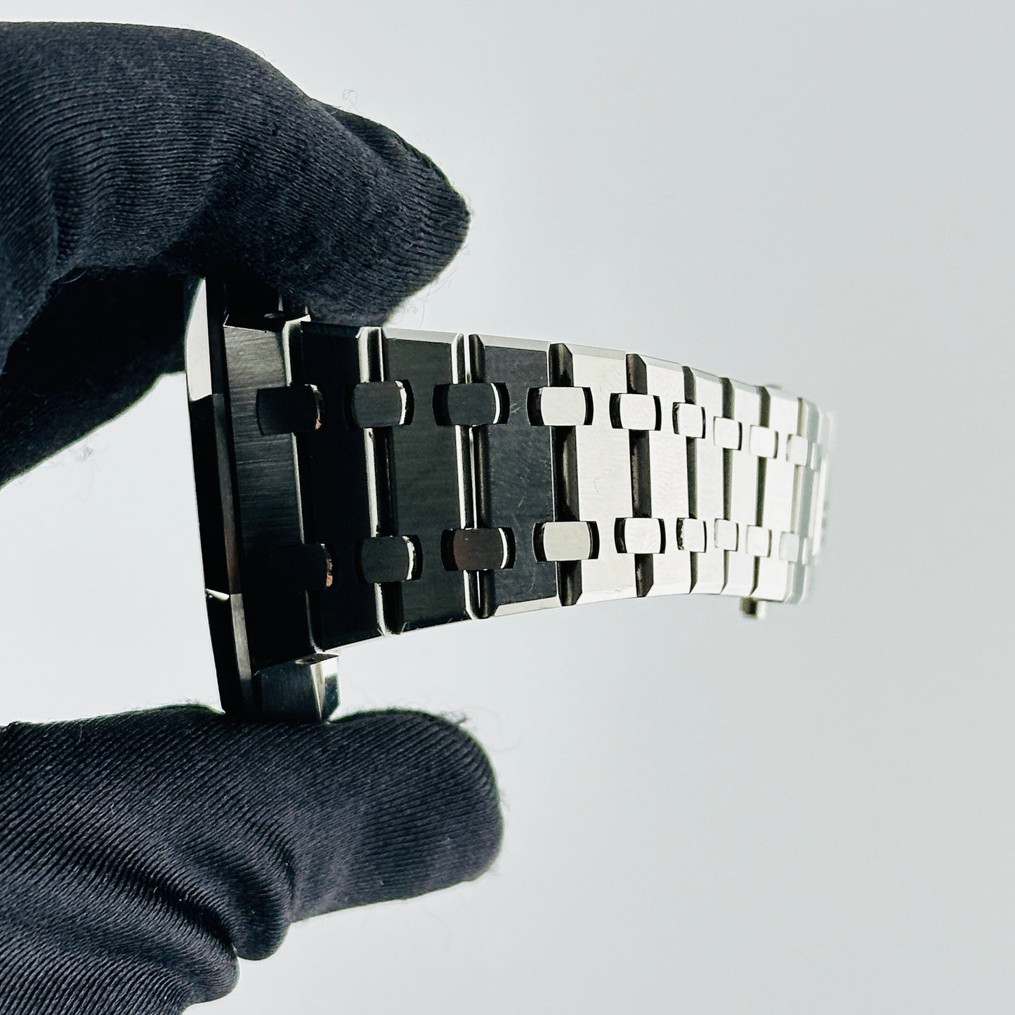 Audemars Piguet Royal Oak White Dial on Stainless Steel Bracelet Ref. 15500ST.OO.1220ST.04 Card — view 6
