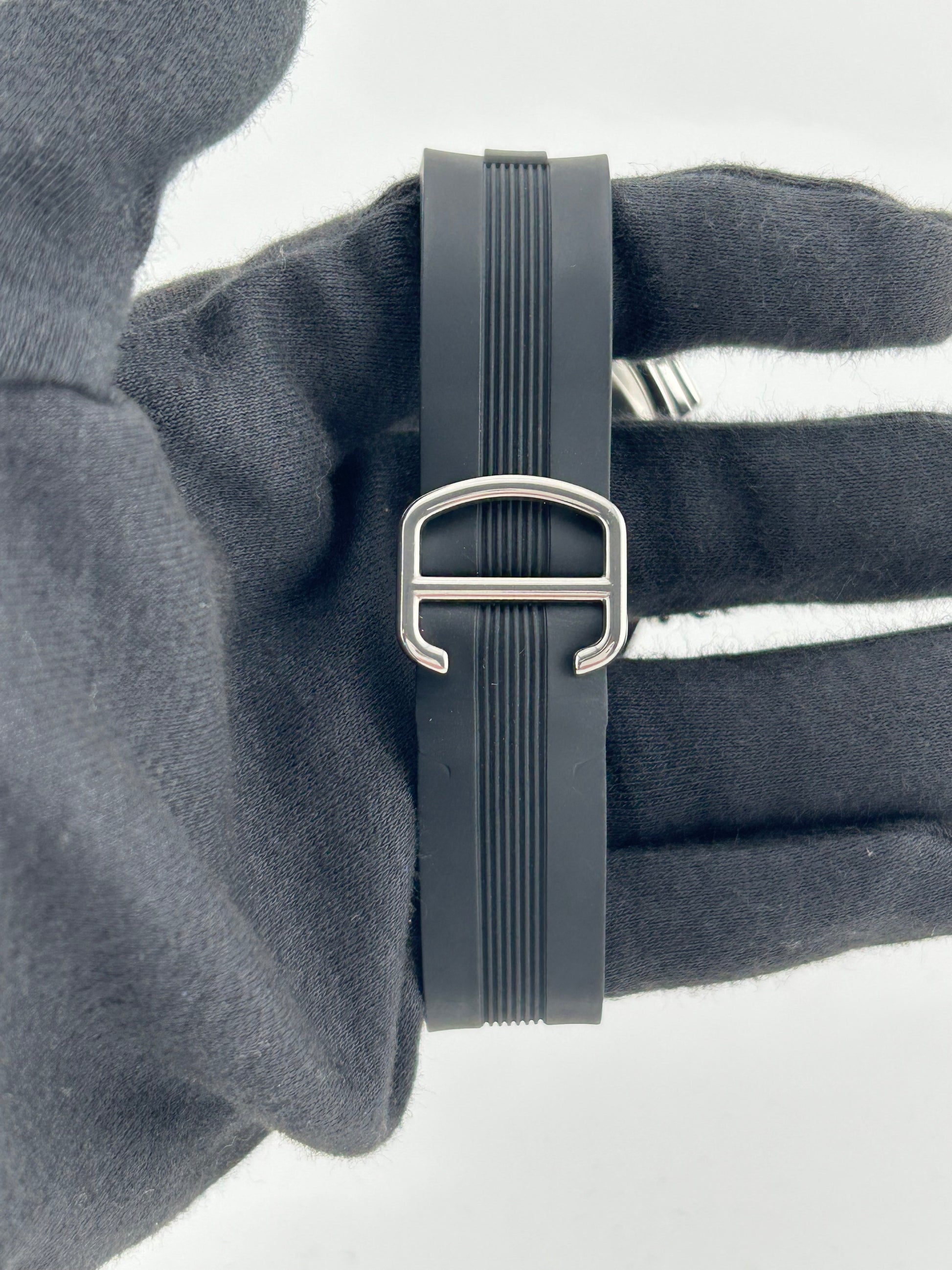 Cartier Roadster White Roman Dial on Black Rubber Band Ref. RW6206020 — view 4
