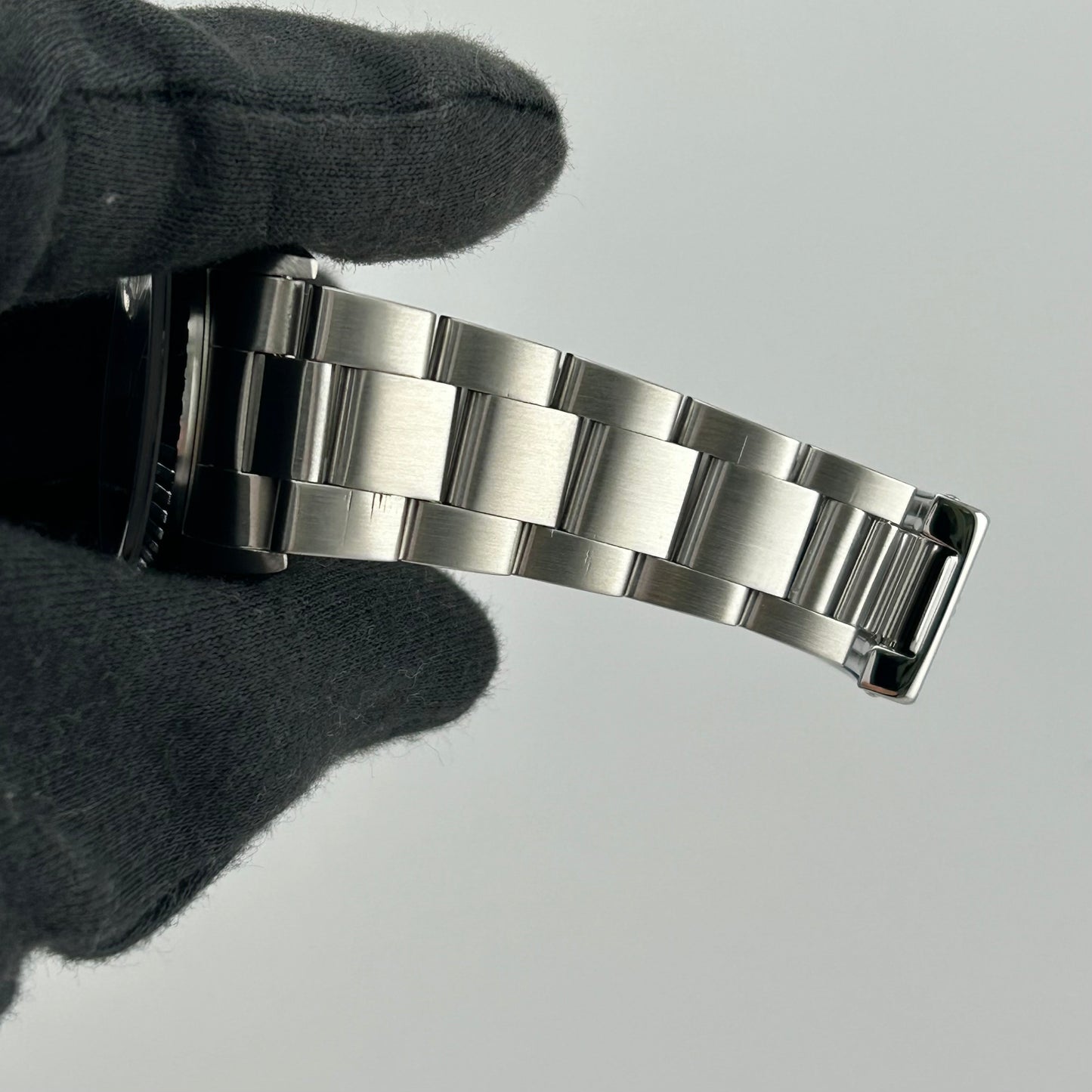 Rolex Datejust Silver Stick Dial on Oyster Bracelet Ref. 16220 1999 — view 4