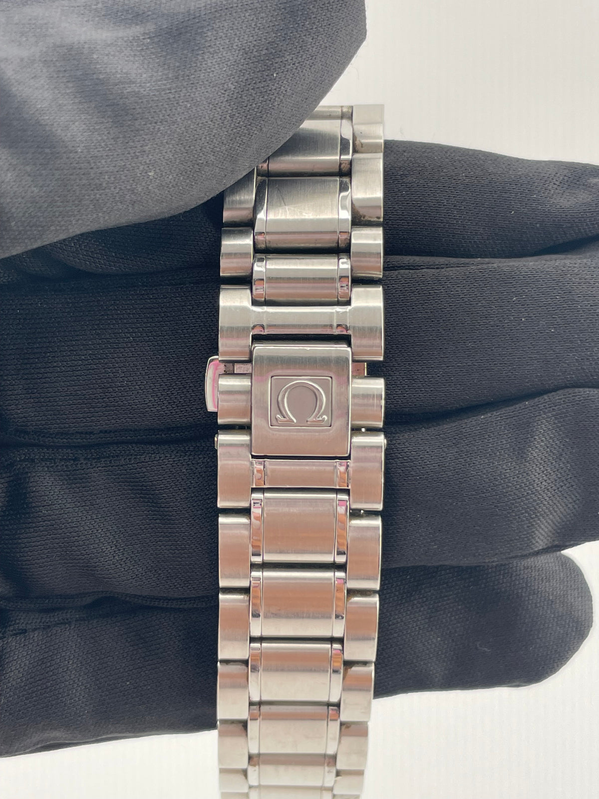 Omega Speedmaster Black Dial on Stainless Steel Bracelet Ref. 3513.50 Card 2004 — view 5