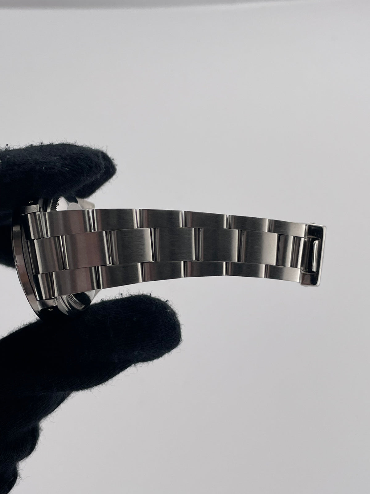 Rolex Oyster Perpetual Date Silver Stick Dial on Oyster Bracelet Ref. 15210 1991 — view 5