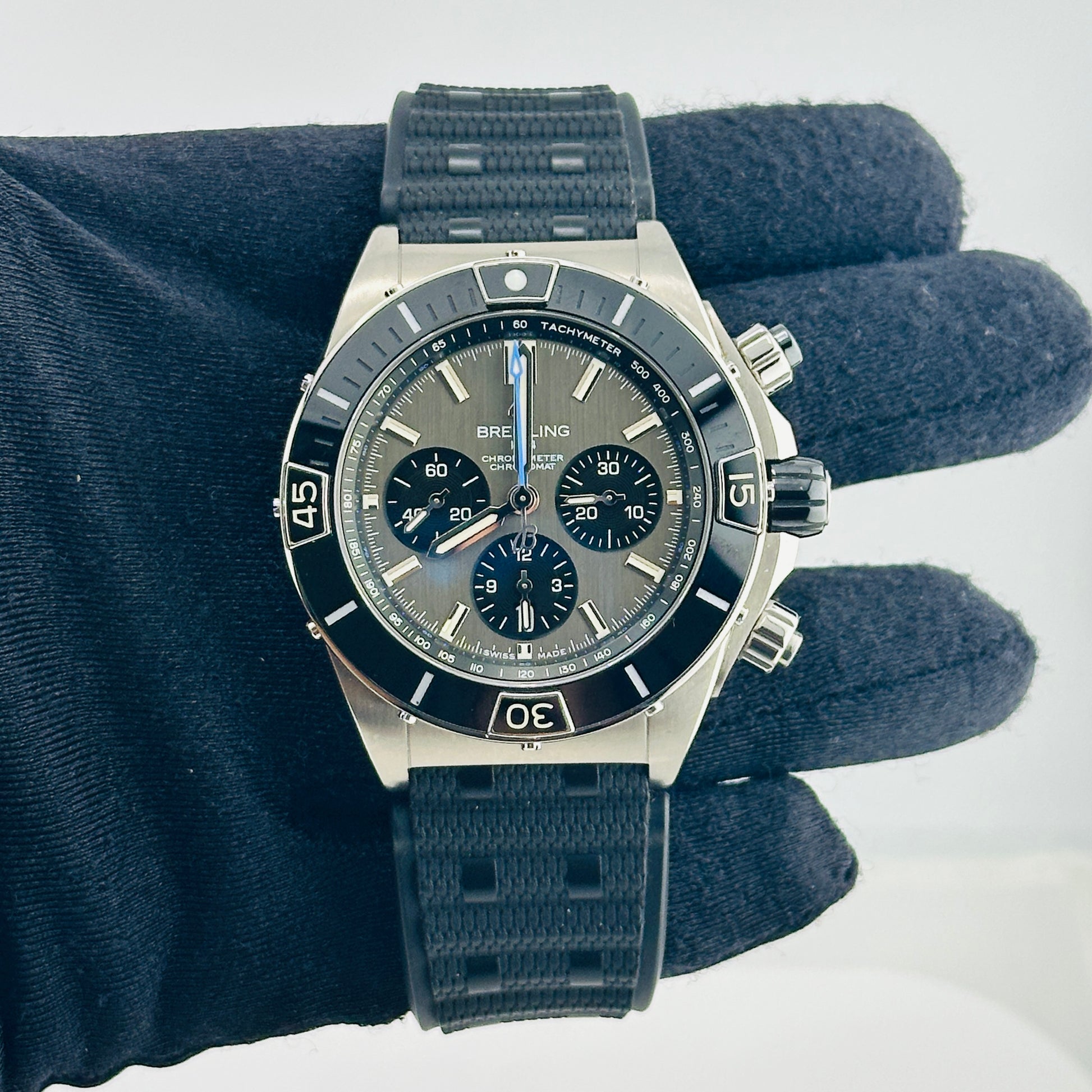 Breitling Super Chronomat B01 Anthracite Dial on Rubber Strap Ref. EB0136251M1S1 Card 2025 — view 2