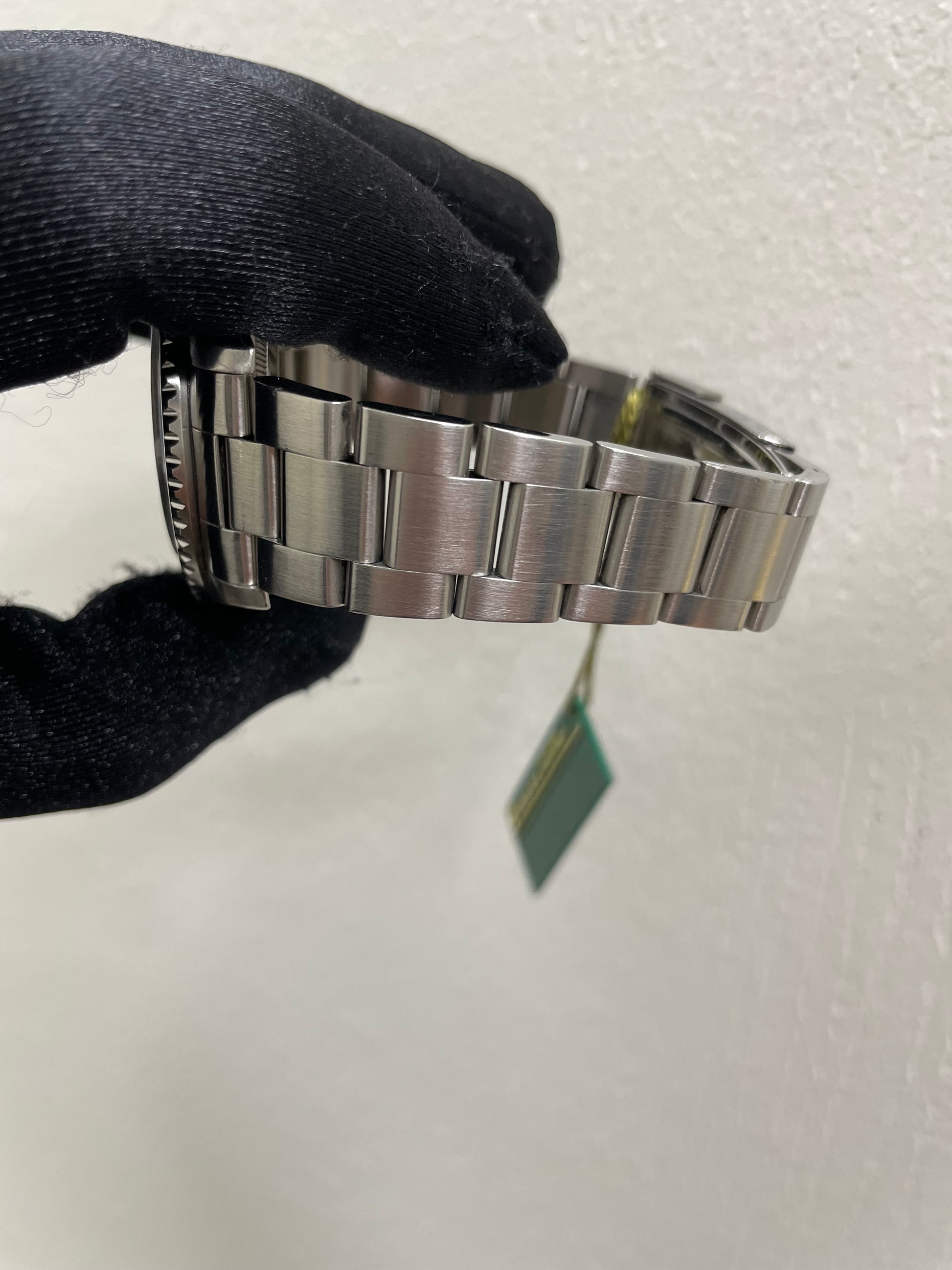 Rolex GMT-Master Black Dial on Oyster Bracelet Ref. 16700 Papers 1997 — view 5