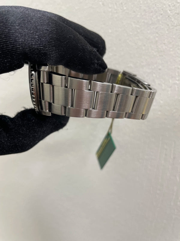 Rolex GMT-Master Black Dial on Oyster Ref 16700 with Papers 1997