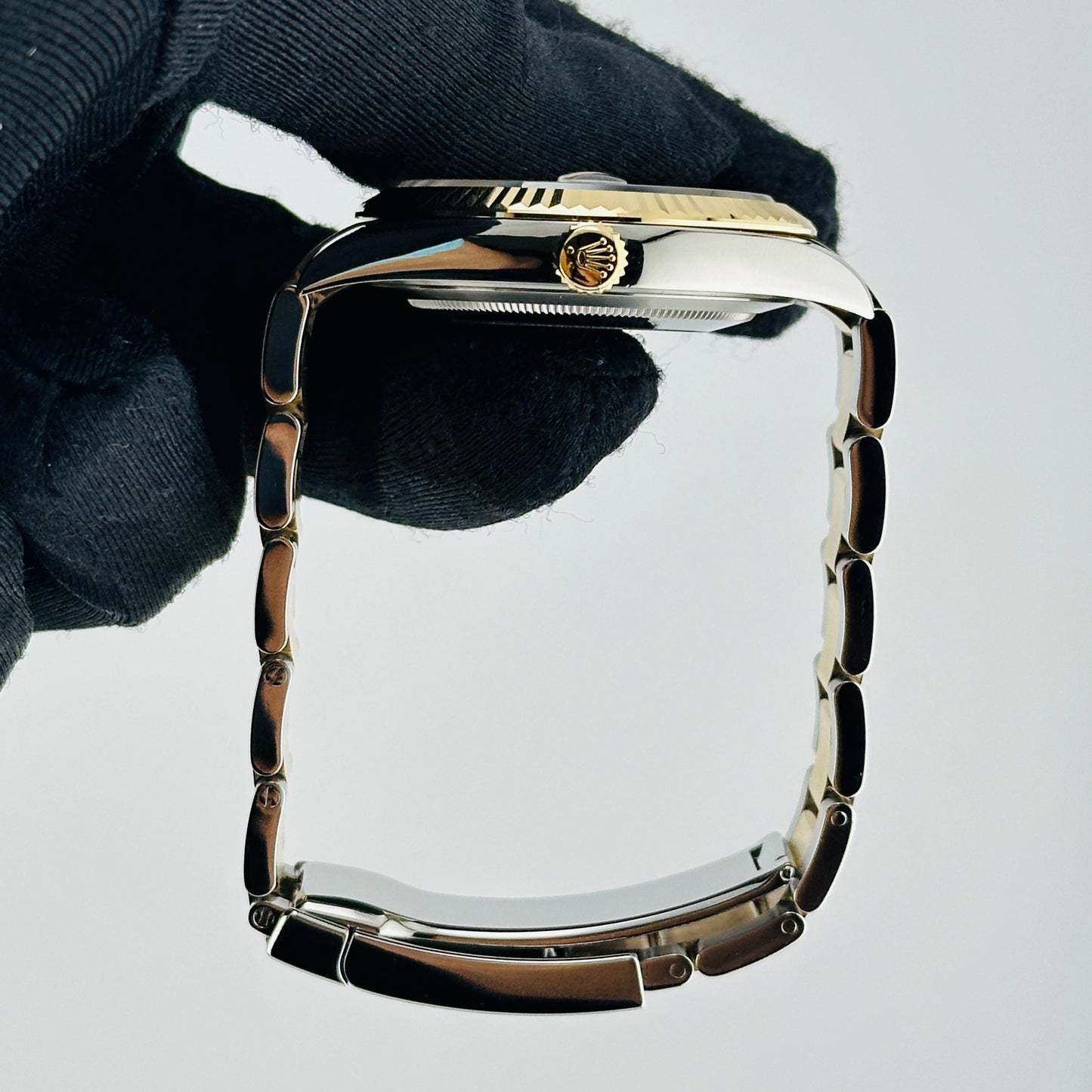Rolex Datejust Champagne Diamond Factory Dial on Oyster Bracelet Ref. 126333 Card 2018 — view 6