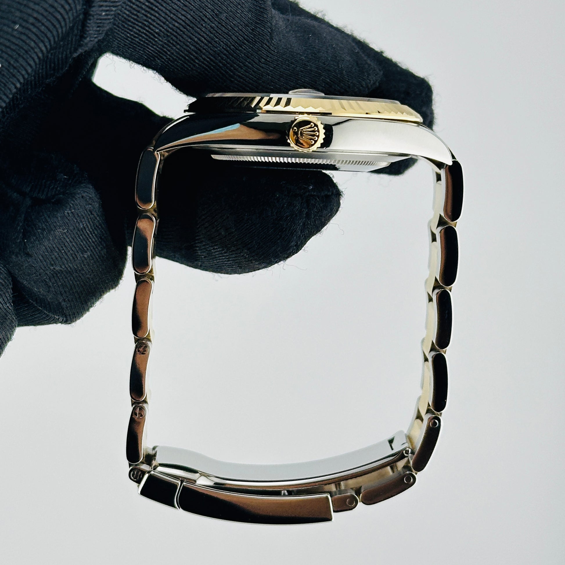 Rolex Datejust Champagne Diamond Factory Dial on Oyster Bracelet Ref. 126333 Card 2018 — view 6