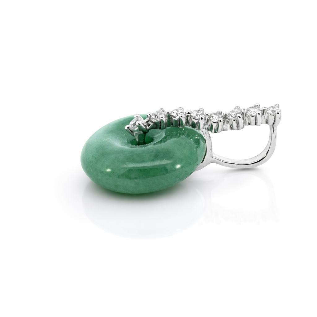 Dona de jade de oro blanco de 18k