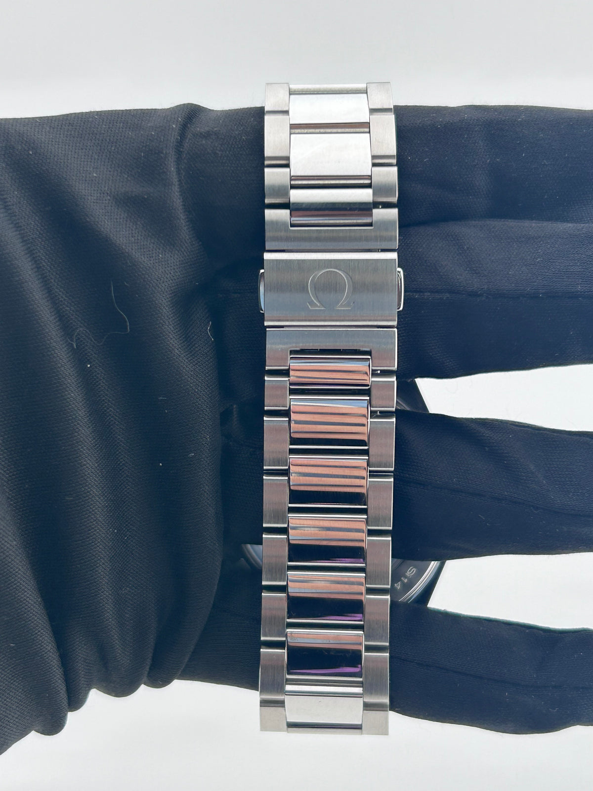 Omega Aqua Terra Blue Sun Brushed Dial on Stainless Steel Ref. 231.10.42.21.03.006 Card 2020 — view 3