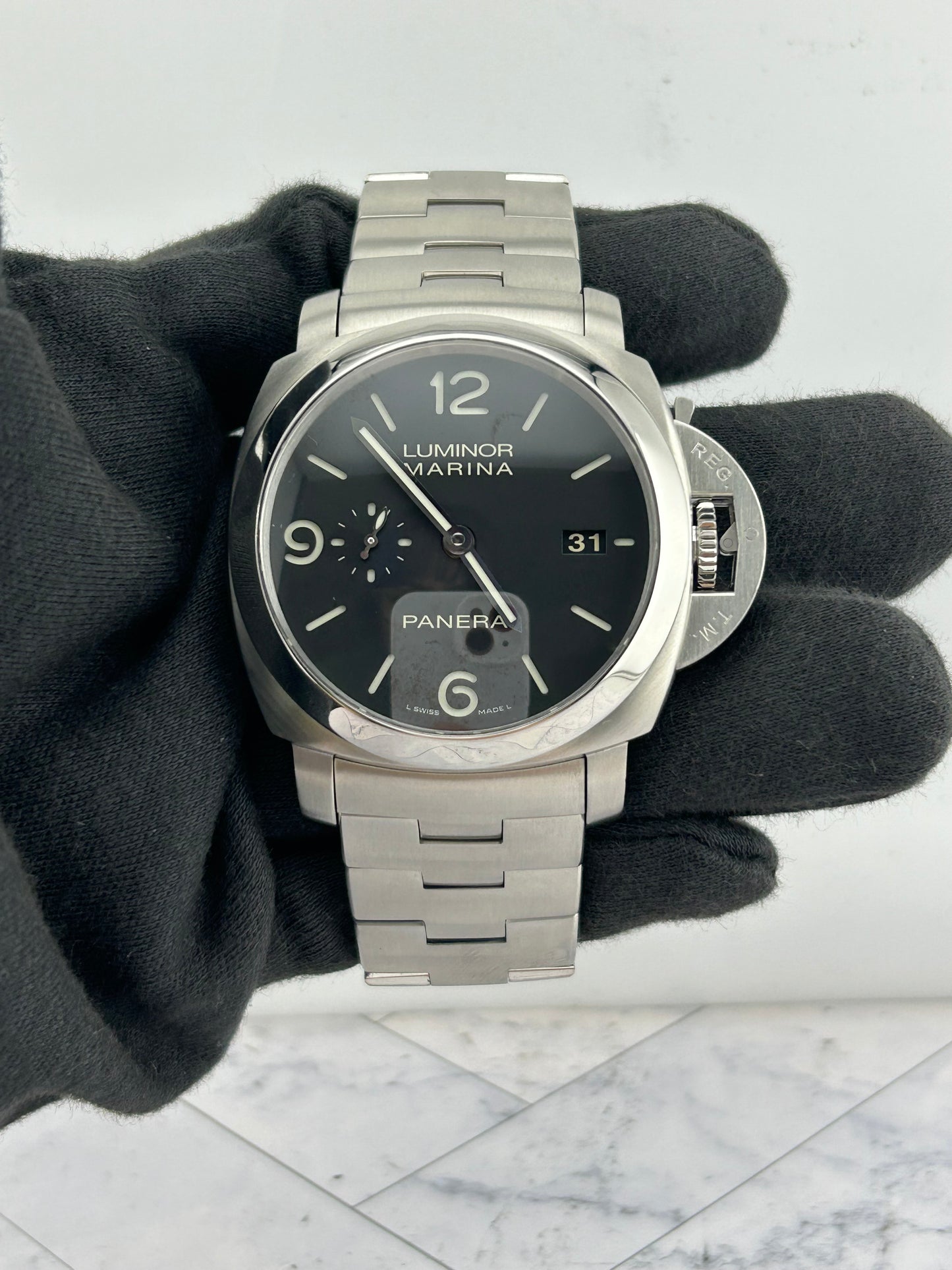 Panerai Panerai Luminor Marina Black Dial on Stainless Steel Bracelet Ref. PAM00328 — view 2