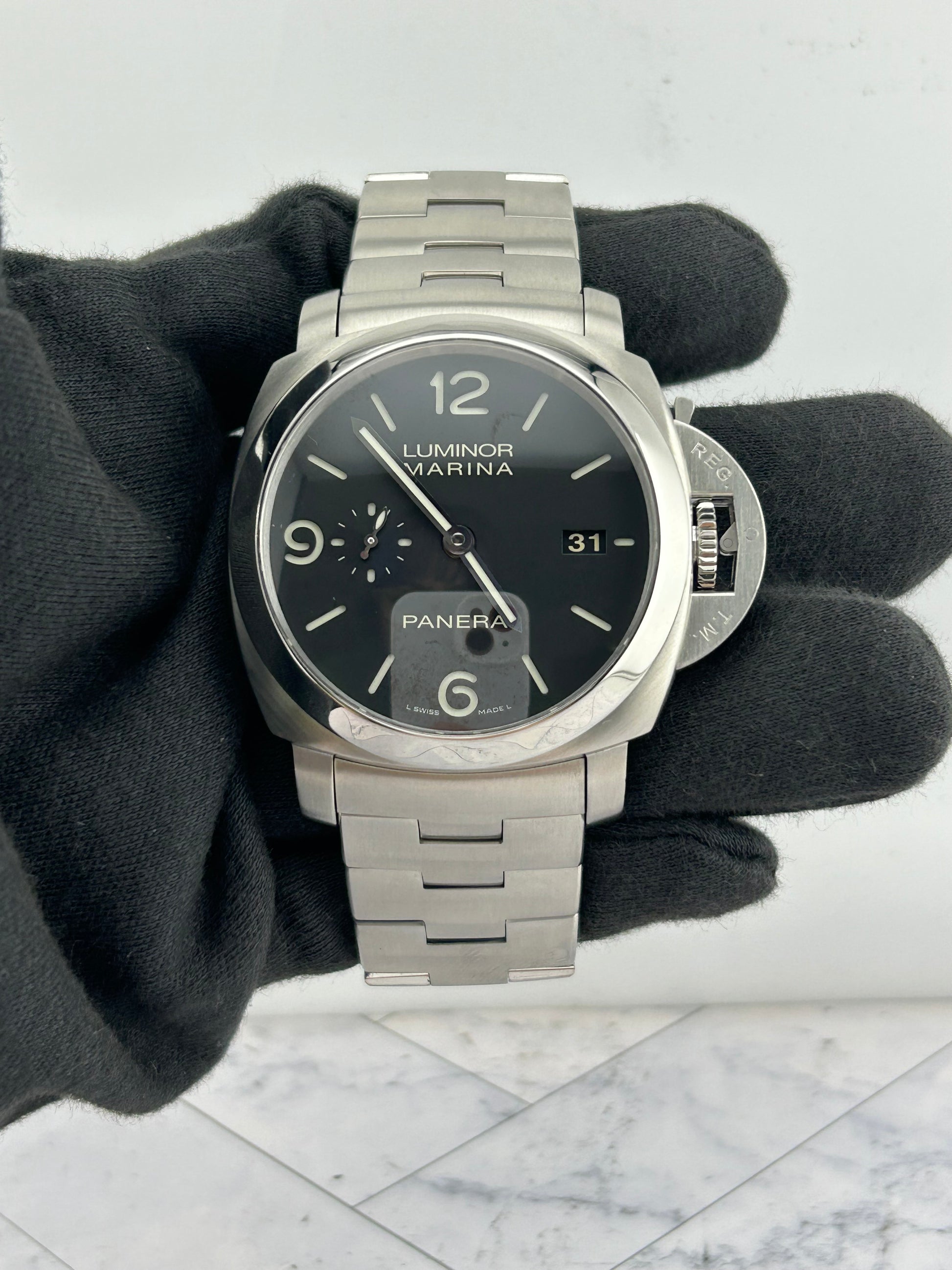 Panerai Panerai Luminor Marina Black Dial on Stainless Steel Bracelet Ref. PAM00328 — view 2