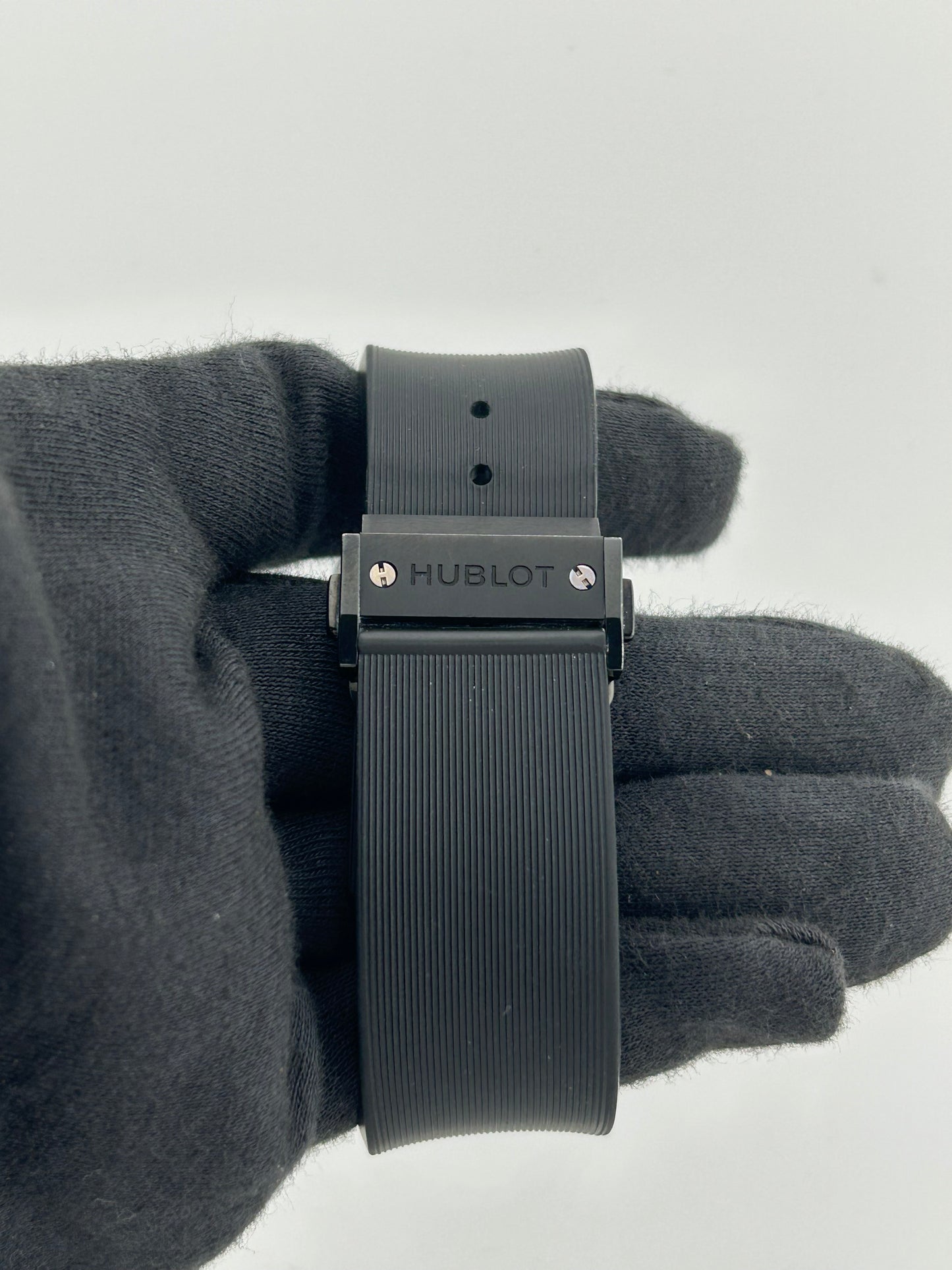Hublot Classic Fusion Black Magic Black Dial on Rubber Fold Clasp Ref. 521.CM.1171.RX Manuals Only and Box — view 4
