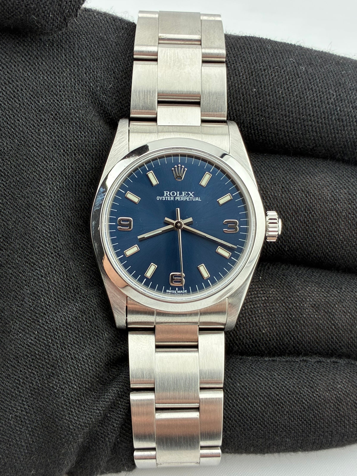 Rolex Oyster Perpetual Blue Dial on Oyster Bracelet Ref. 77080 Papers 1999 — view 2