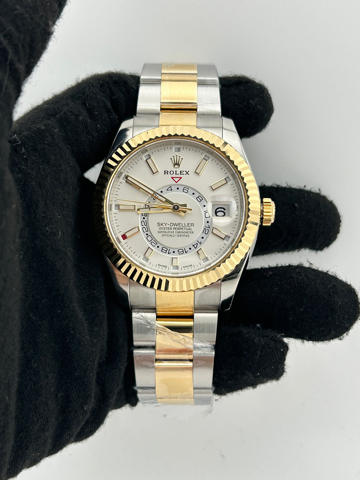 Rolex SkyDweller White Dial on Oyster Steel Bracelet Ref. 326933 Card 2019 — view 2