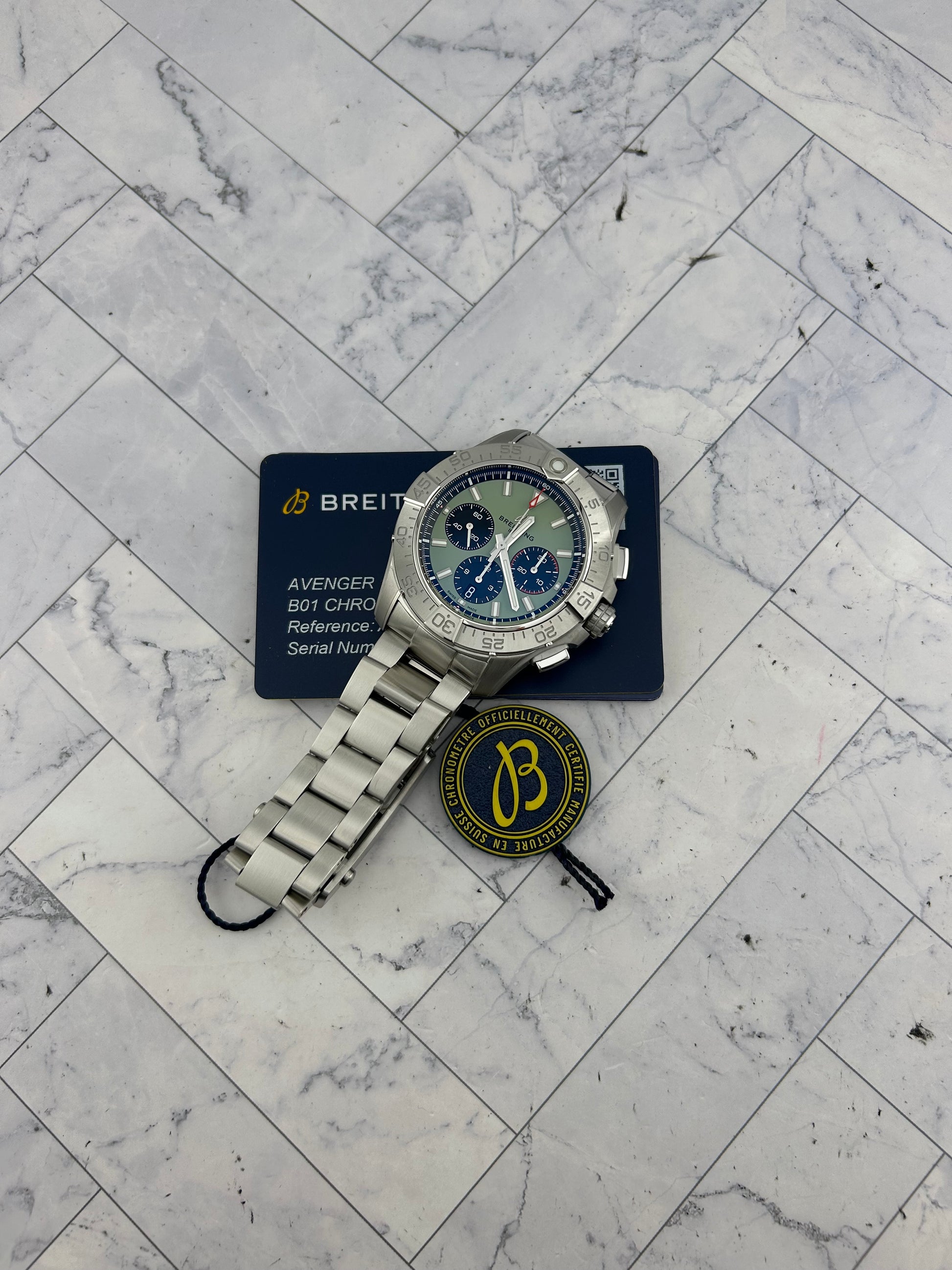 Breitling Avenger B01 Chronograph Green Dial on Bracelet Ref. AB0147101L1A1 Card 2026 — view 7