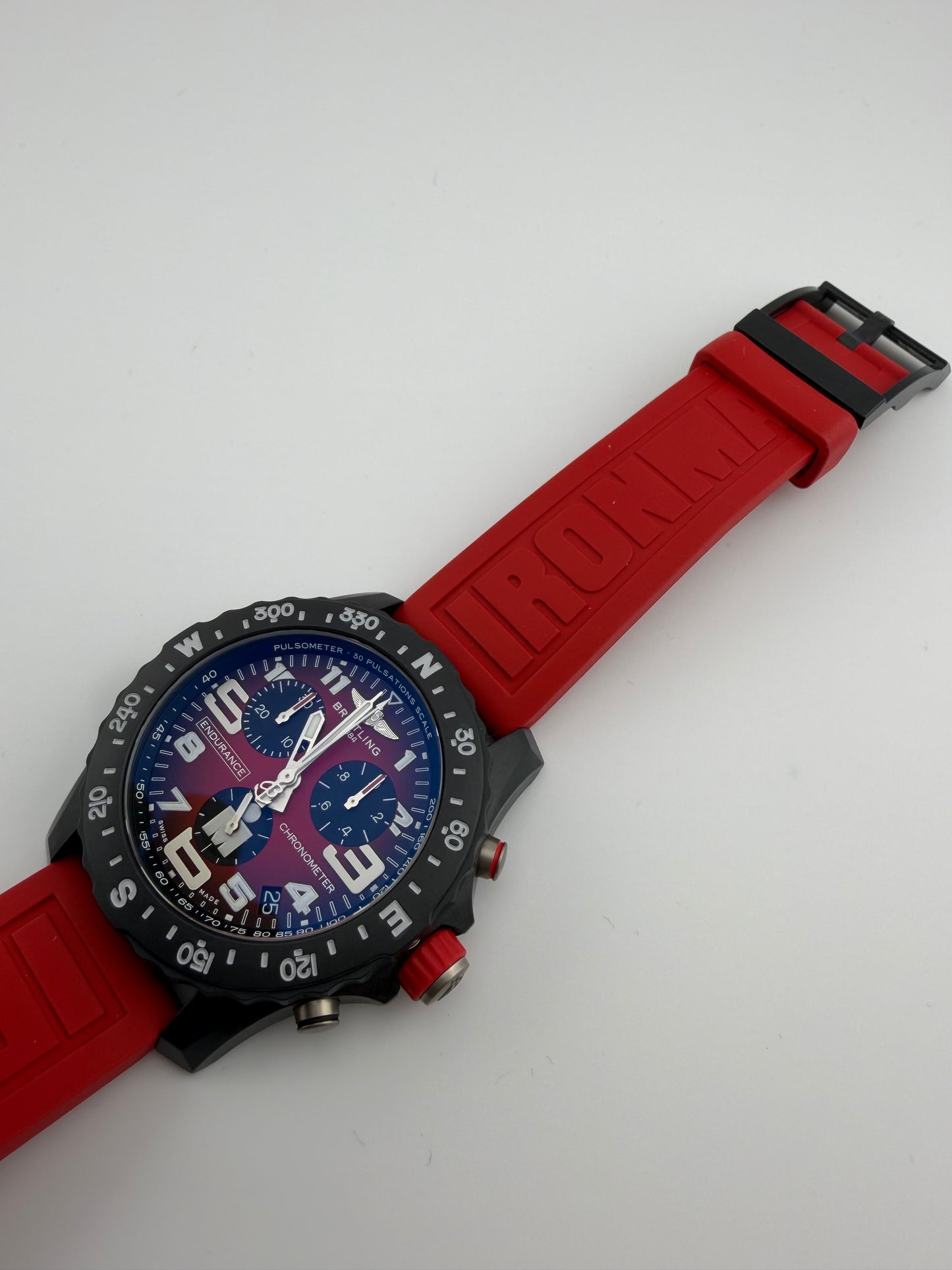 Breitling Endurance Pro Red Dial on Rubber Strap Ref. X823109A1K1S1 Card 2026 — view 4