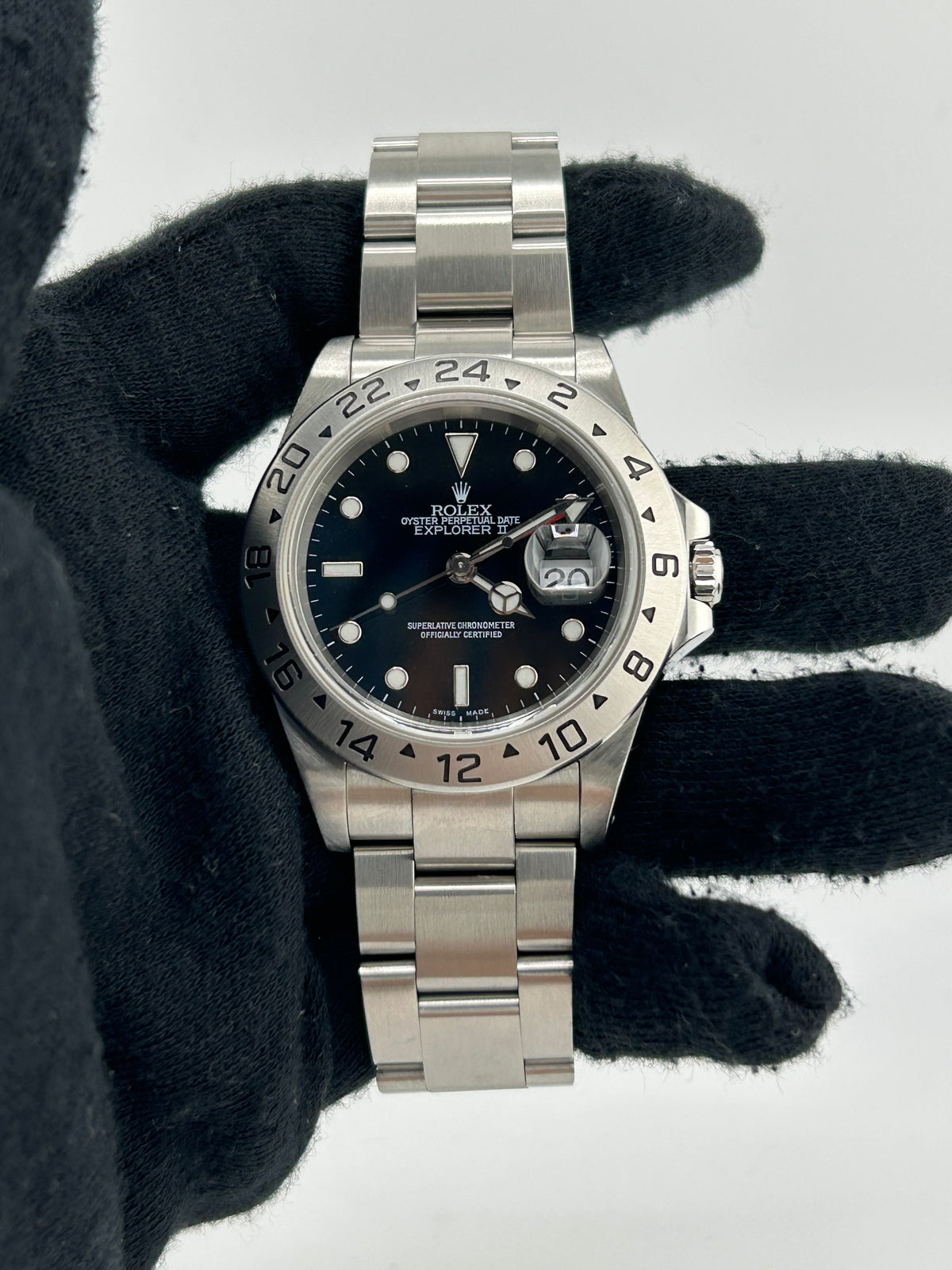 Rolex Explorer II Black Dial on Oyster Ref. 16550 2000 — view 2