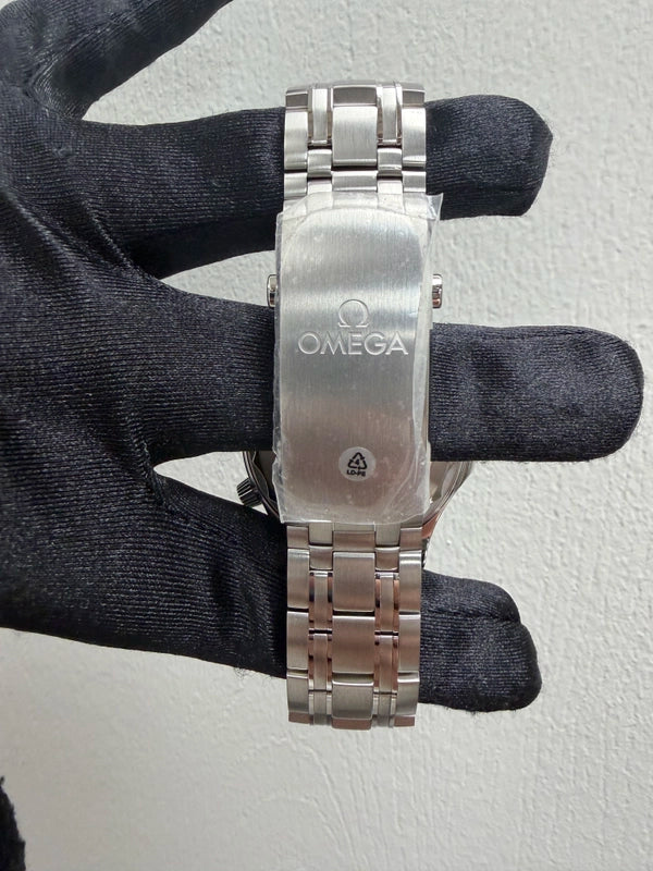 Omega Seamaster Diver 300M Co-Axial Master Chronometer Green Dial on Bracelet Ref 210.30.42.20.10.001 with Card