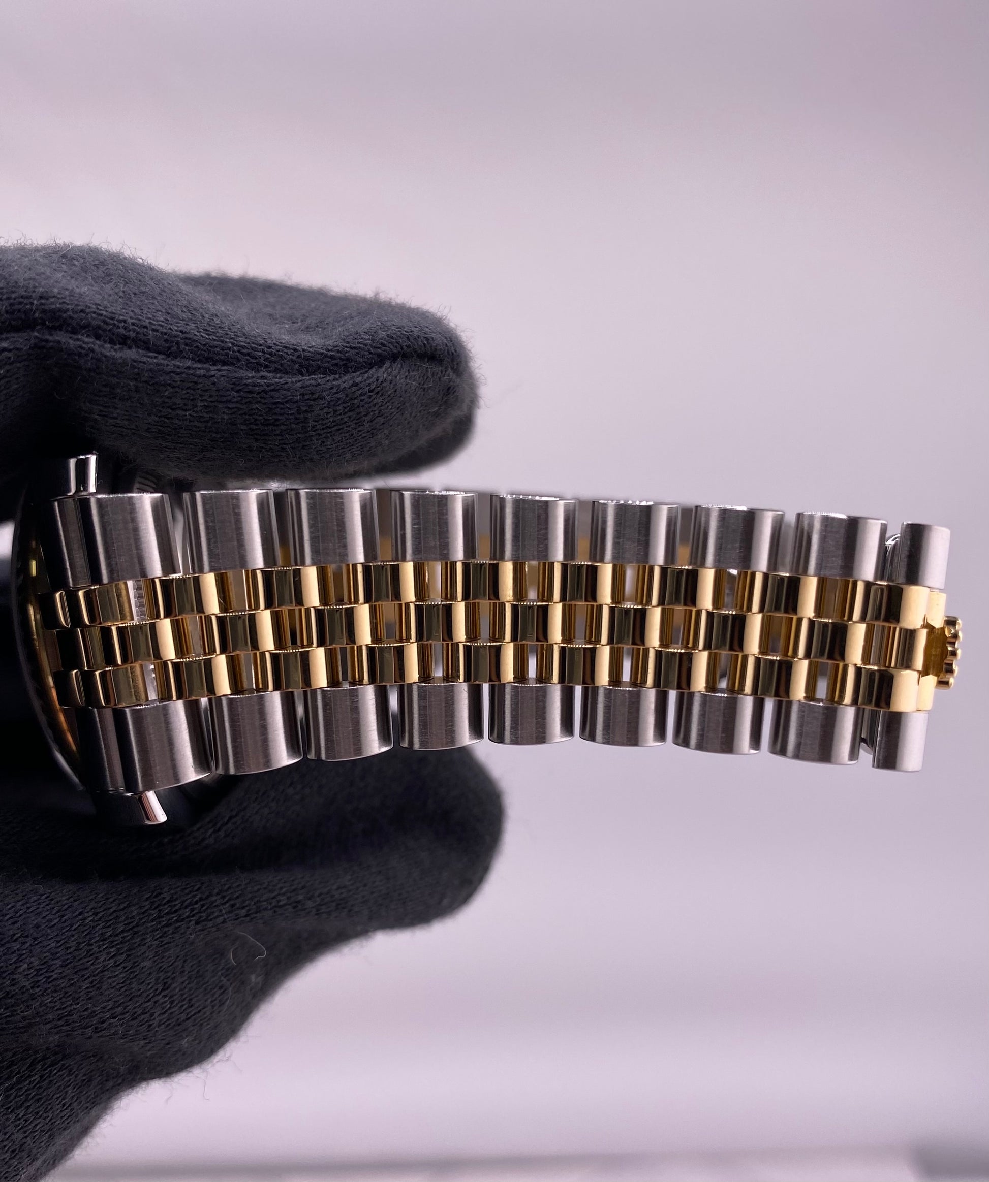 Rolex Datejust 36 Black Dial on Jubilee Ref. 116233 — view 5