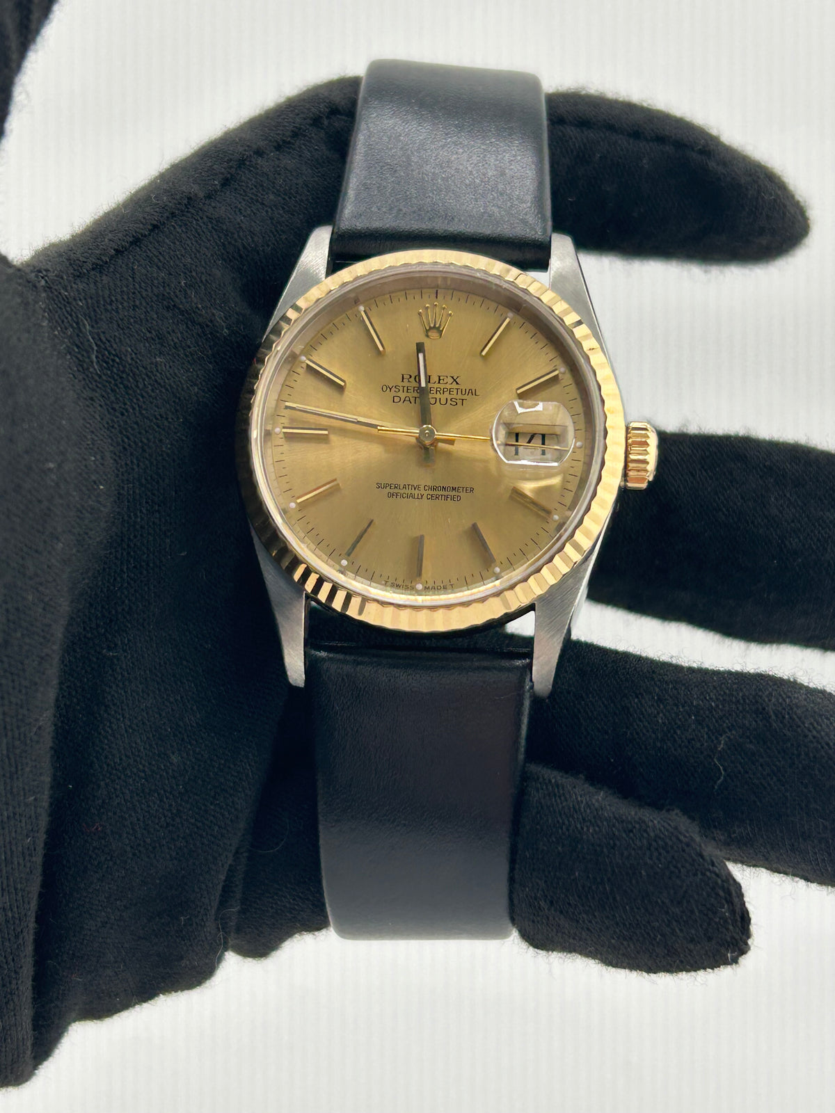 Rolex Datejust 36 Champagne Stick Dial on Generic Black Leather Strap Ref. 16233 1994 — view 2