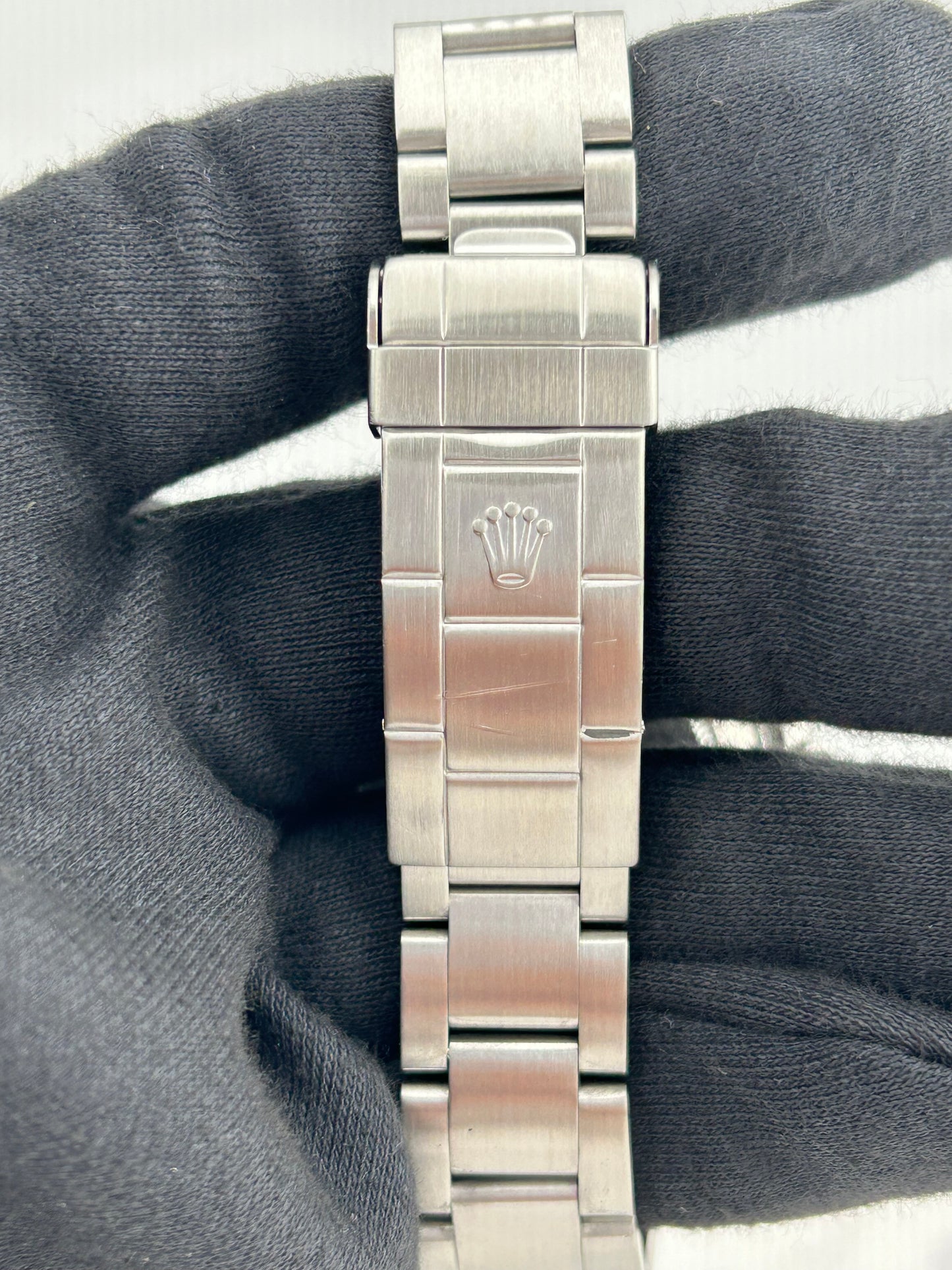 Rolex Submariner Date Black Dial on Oyster Ref. 16610 Papers 2002 — view 4