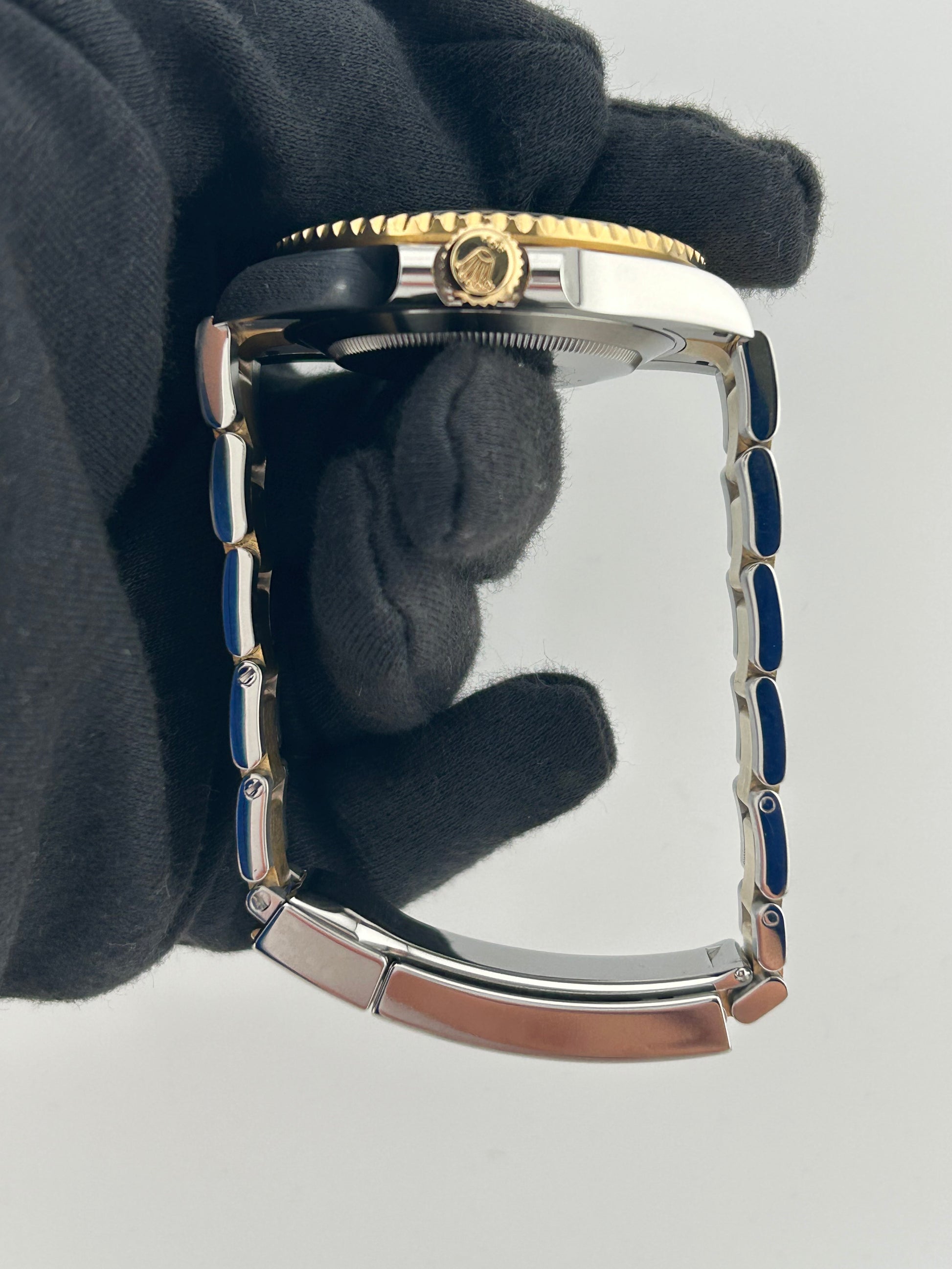 Rolex Submariner Black Dial on Oyster Bracelet Ref. 126613LN Card 2022 — view 6