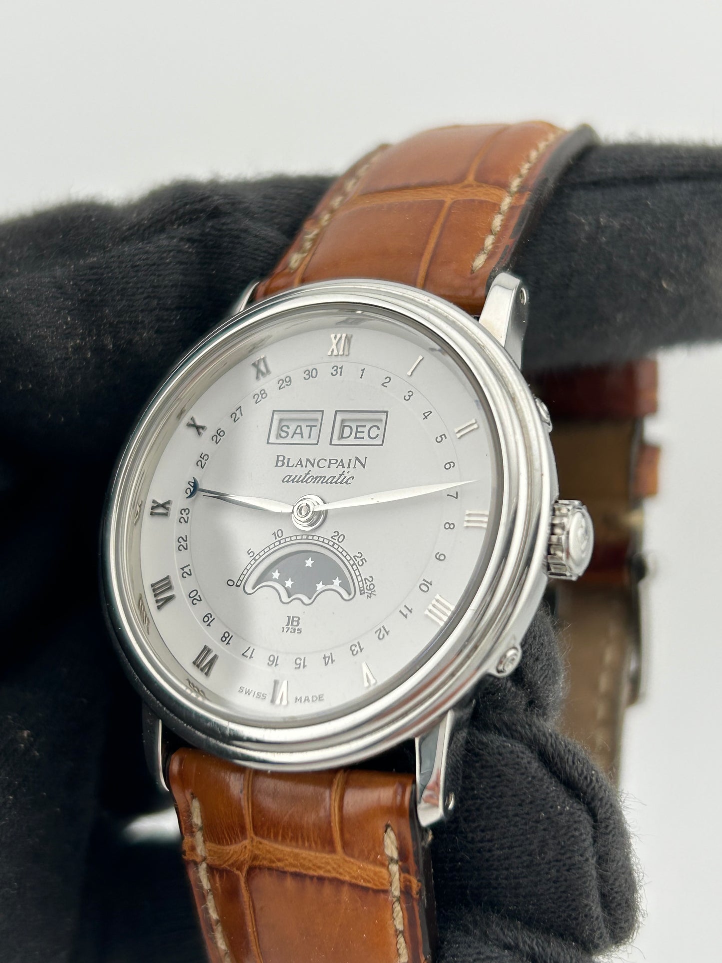 Blancpain Villeret Triple Calender White Roman Numerals Dial on Leather Strap / Ss Buckle Ref. B6553.1127A.55 Complete 2004 — view 3