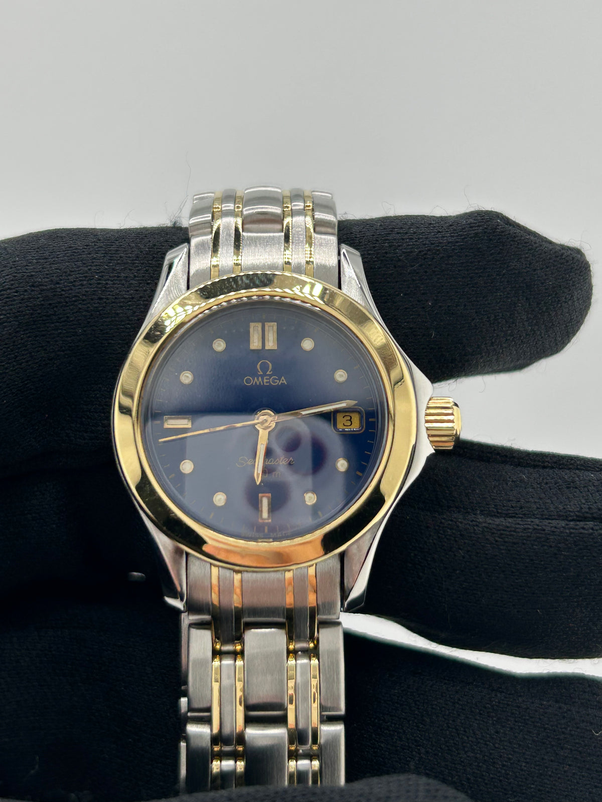 Omega Seamaster 120 Navy Blue Dial on 2 Tone Bracelet Ref. 2411.80 — view 3