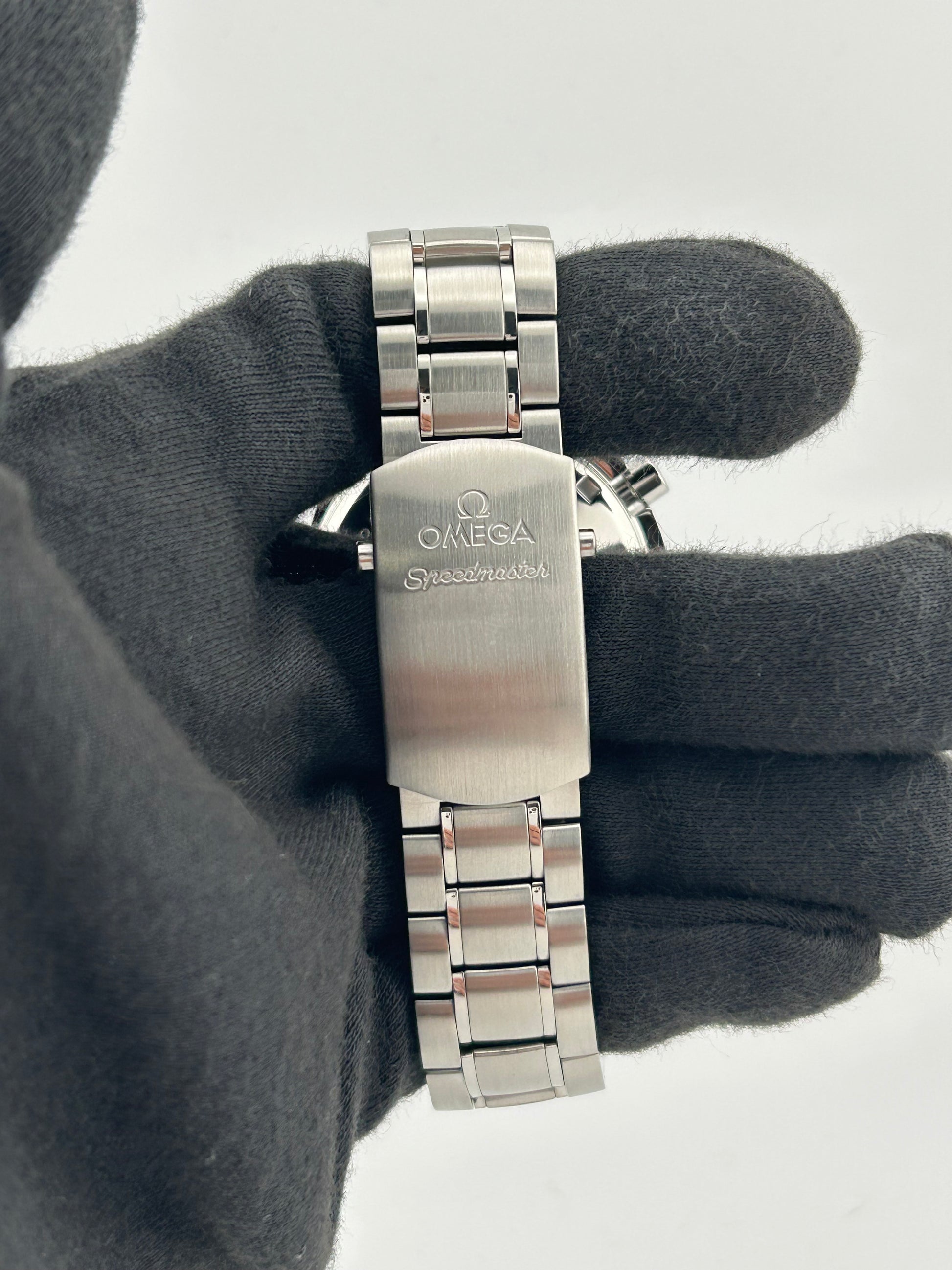 Omega Speedmaster Date Silver Dial on Stainless Steel Bracelet Ref. 3211.30.00 Card 2012 — view 4