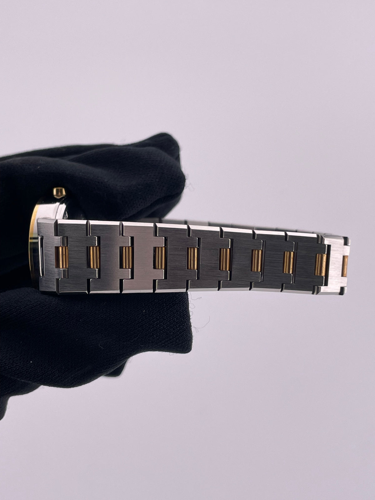 Bvlgari Bvlgari Black Dial on 2 Tone Yellow Gold / Stainless Steel Ref. BB23SG — view 5