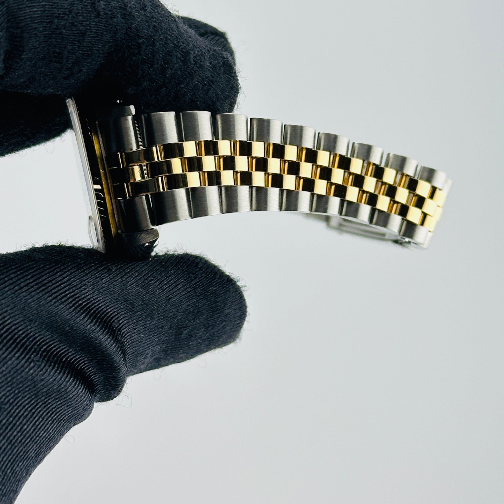 Rolex Datejust Am White Mop Diamond Dial on D Link Jubilee Bracelet Ref. 68273 Papers 1993 — view 4