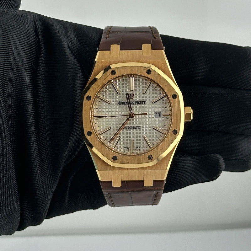 Audemars Piguet Royal Oak Selfwinding White Dial on Leather Strap Ref 15400OR.OO.D088CR.01 with Card 2019