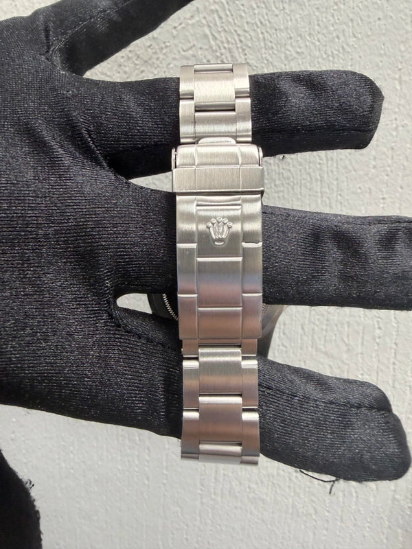 Rolex Sea-Dweller Black Dial on Oyster Ref 16600 with Papers 2000