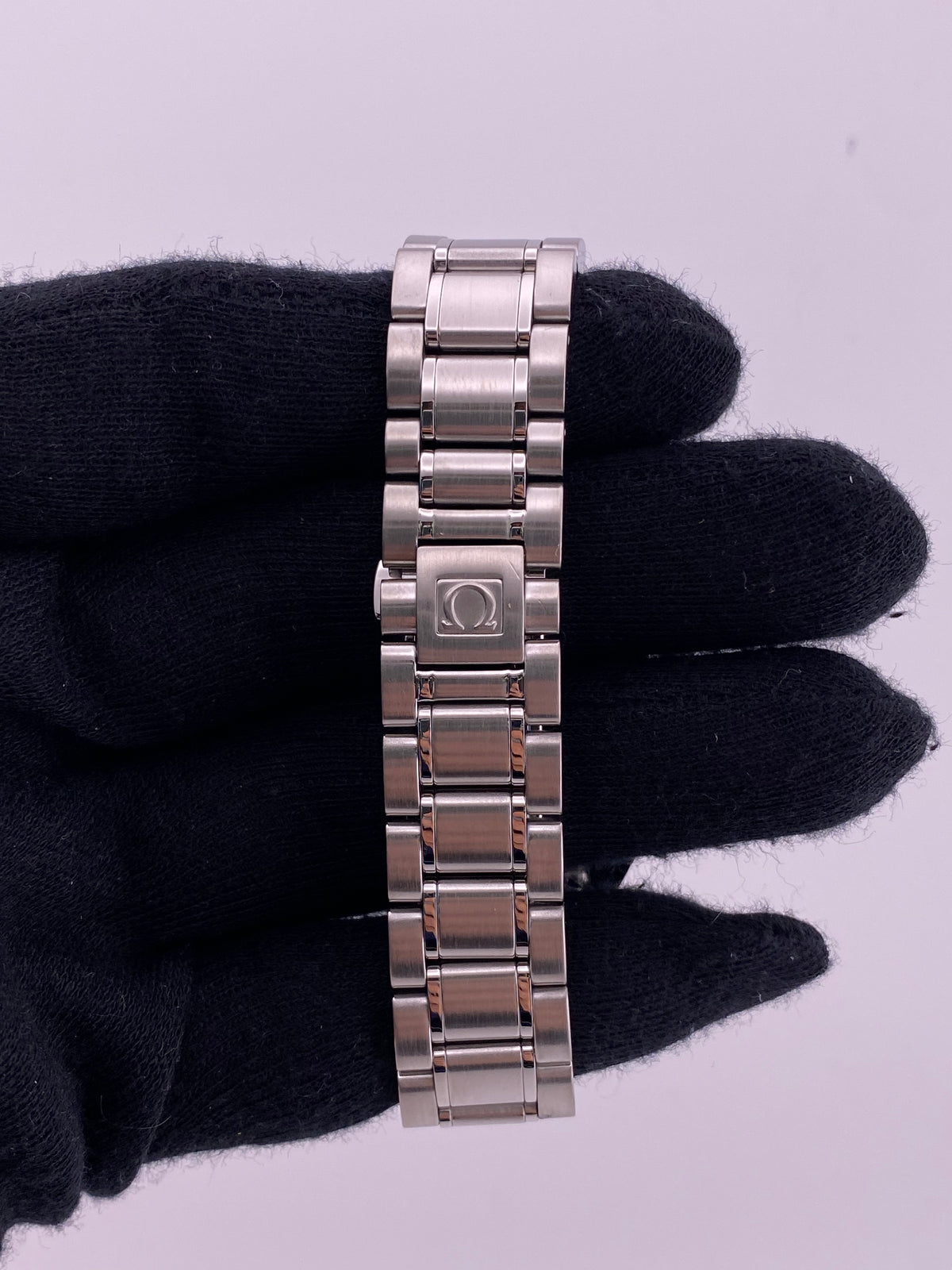 Omega Speedmaster Black Dial on Stainless Steel Bracelet Ref. 3513.5 — view 4