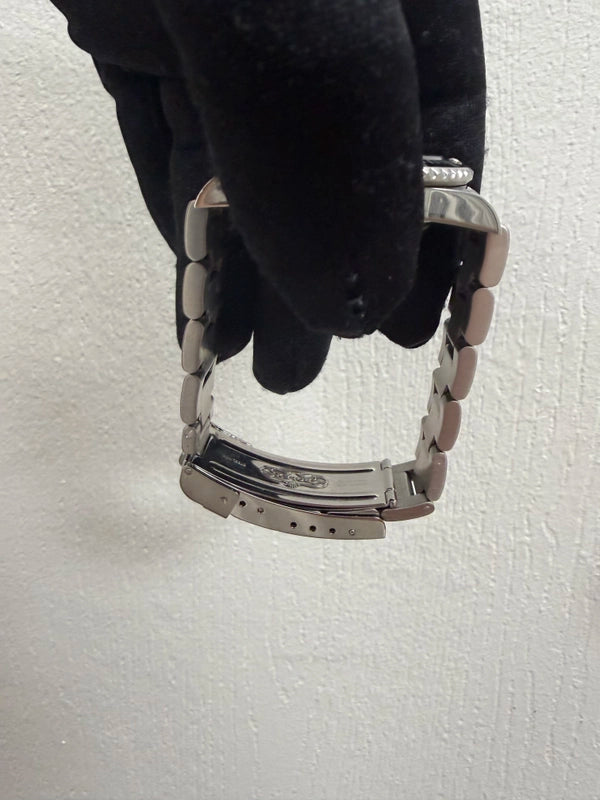 Rolex Submariner Black Dial on Oyster Ref 16610 with Papers 2000