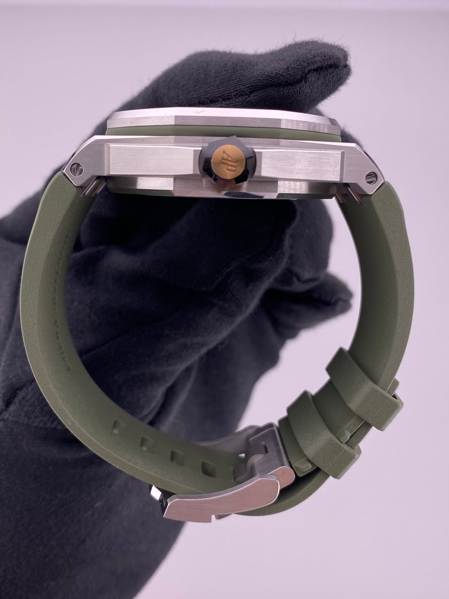 Audemars Piguet Offshore Diver Green Dial on Bracelet Ref. 15720ST.OO.A052CA.01 Card Open Date — view 6